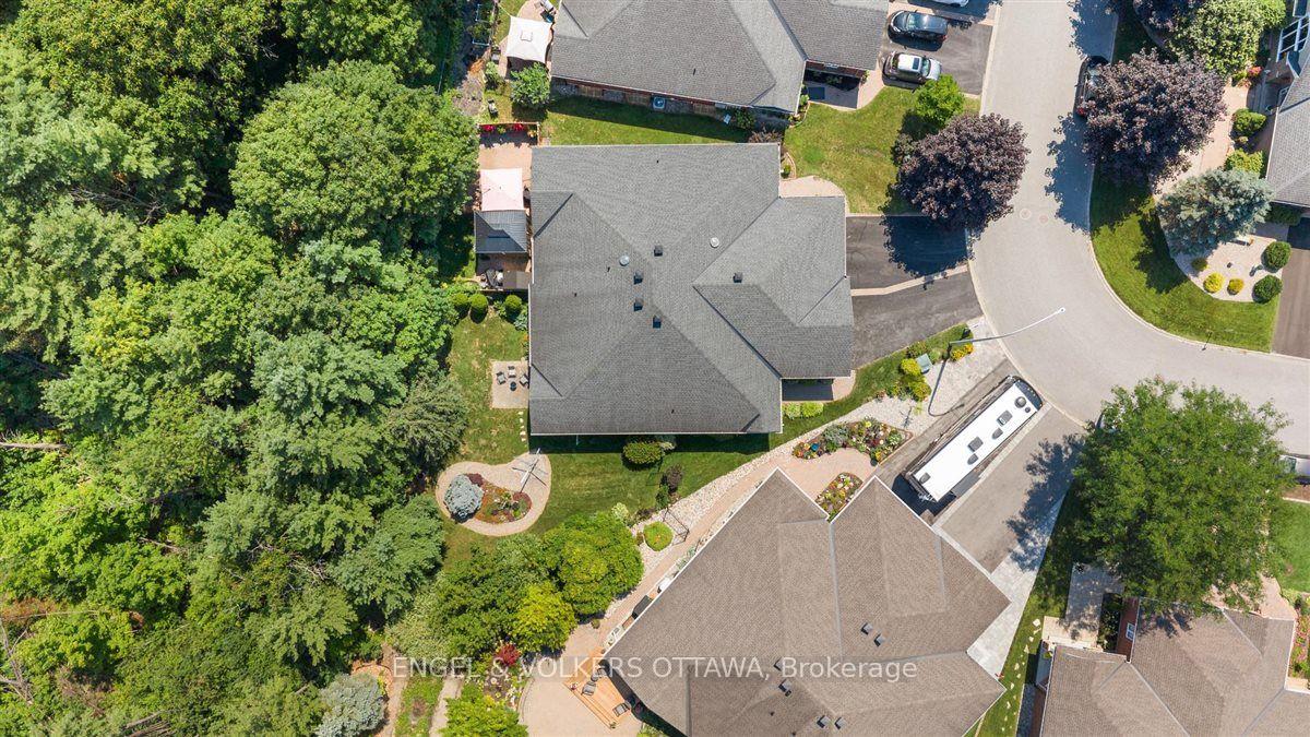 Photo 44 of 50 Nighthawk Crescent, Ottawa, Kanata - Bridlewood — HOMEH