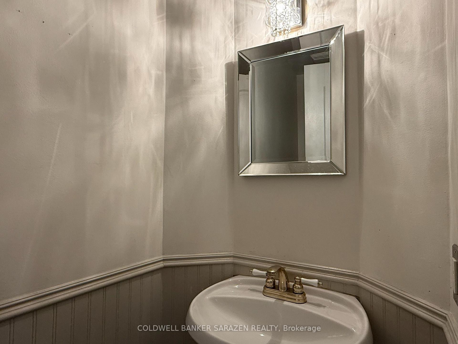 Photo 3 of 20 Whithorn Avenue, Ottawa, Kanata - Morgan's Grant/South March — HOMEH
