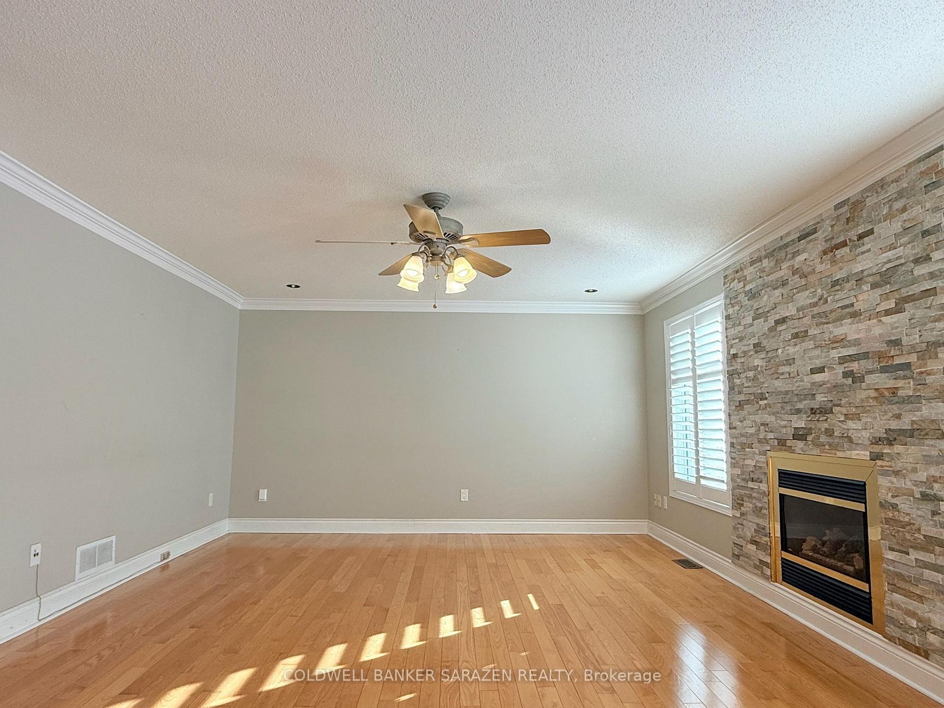Photo 7 of 20 Whithorn Avenue, Ottawa, Kanata - Morgan's Grant/South March — HOMEH