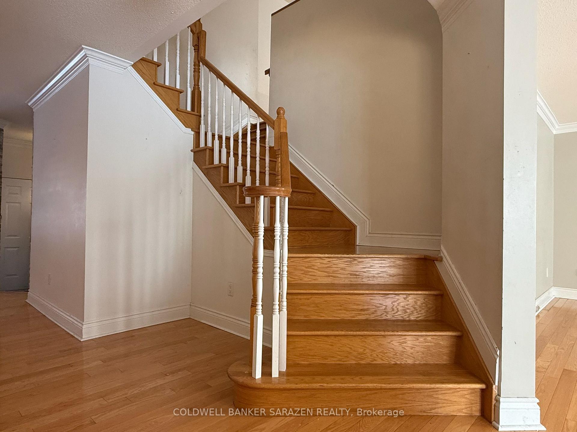 Photo 15 of 20 Whithorn Avenue, Ottawa, Kanata - Morgan's Grant/South March — HOMEH