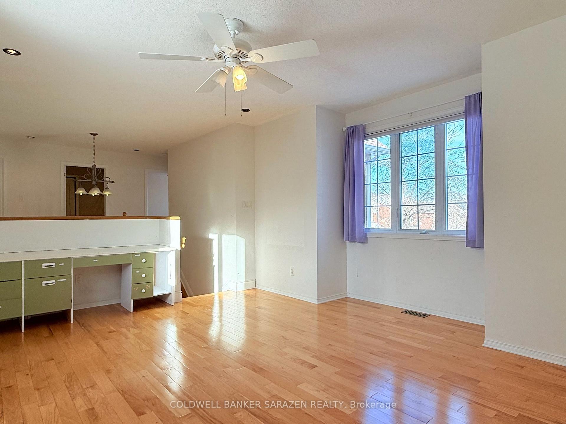 Photo 17 of 20 Whithorn Avenue, Ottawa, Kanata - Morgan's Grant/South March — HOMEH