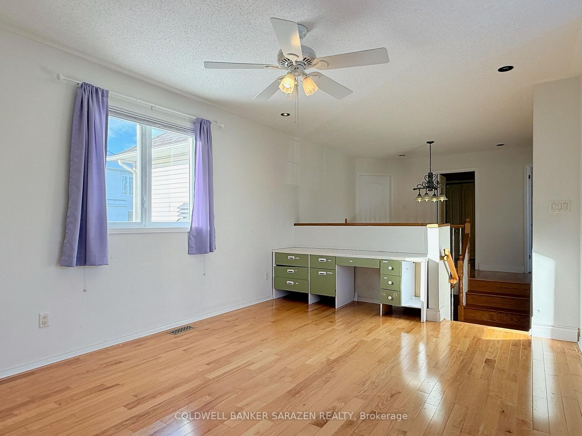 Photo 18 of 20 Whithorn Avenue, Ottawa, Kanata - Morgan's Grant/South March — HOMEH