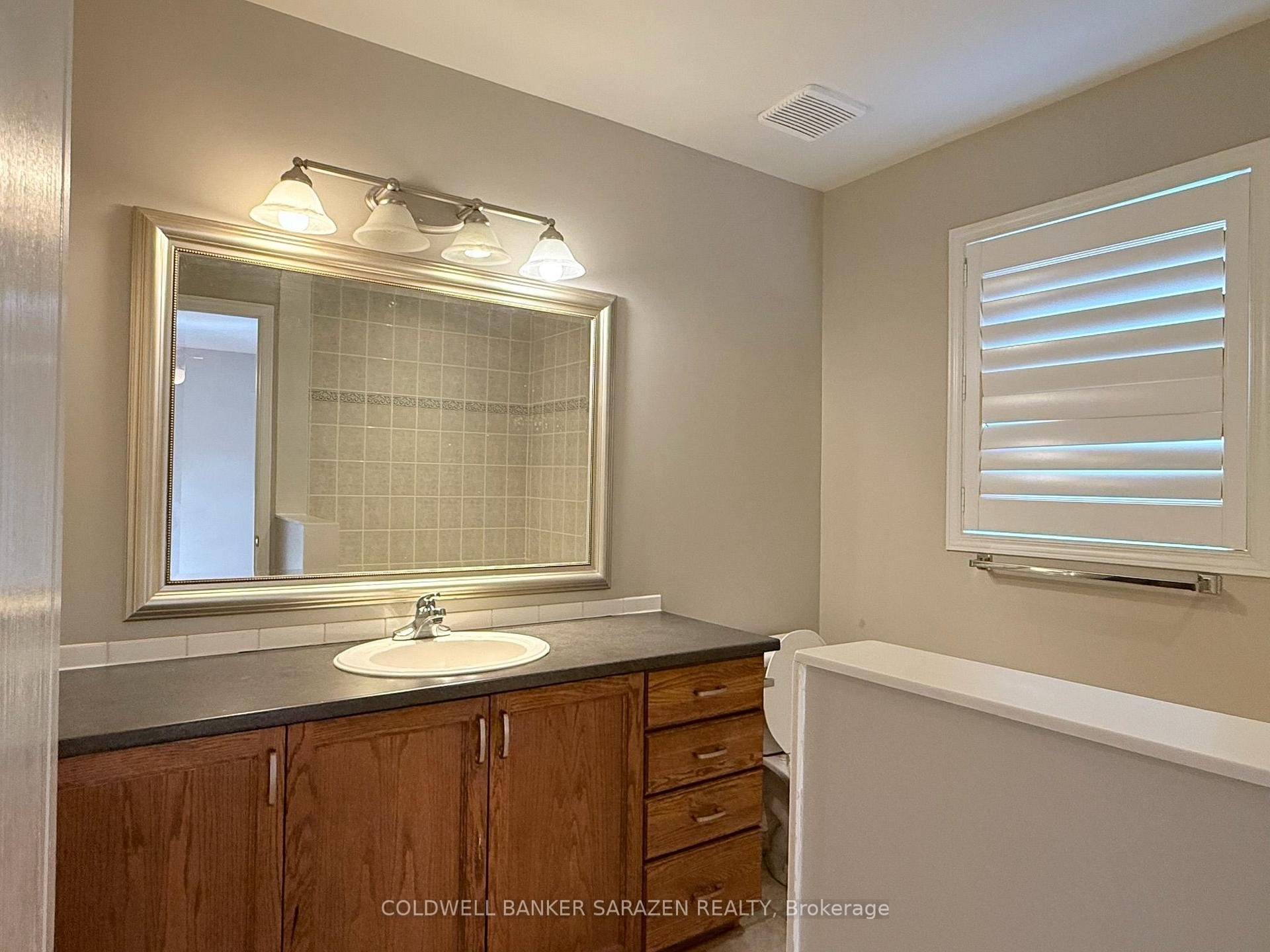 Photo 23 of 20 Whithorn Avenue, Ottawa, Kanata - Morgan's Grant/South March — HOMEH