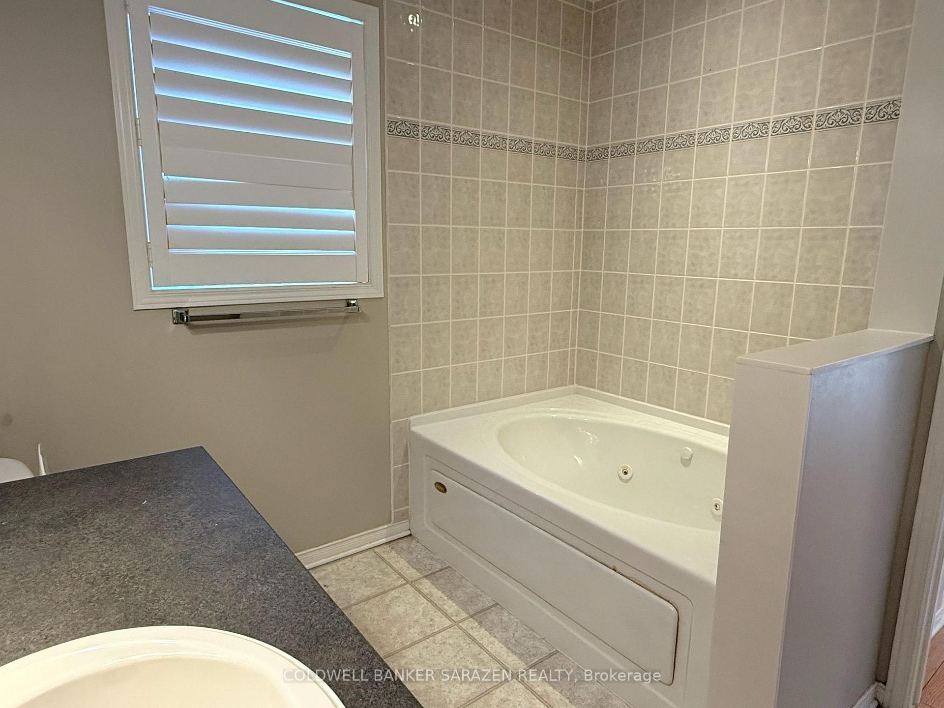 Photo 24 of 20 Whithorn Avenue, Ottawa, Kanata - Morgan's Grant/South March — HOMEH