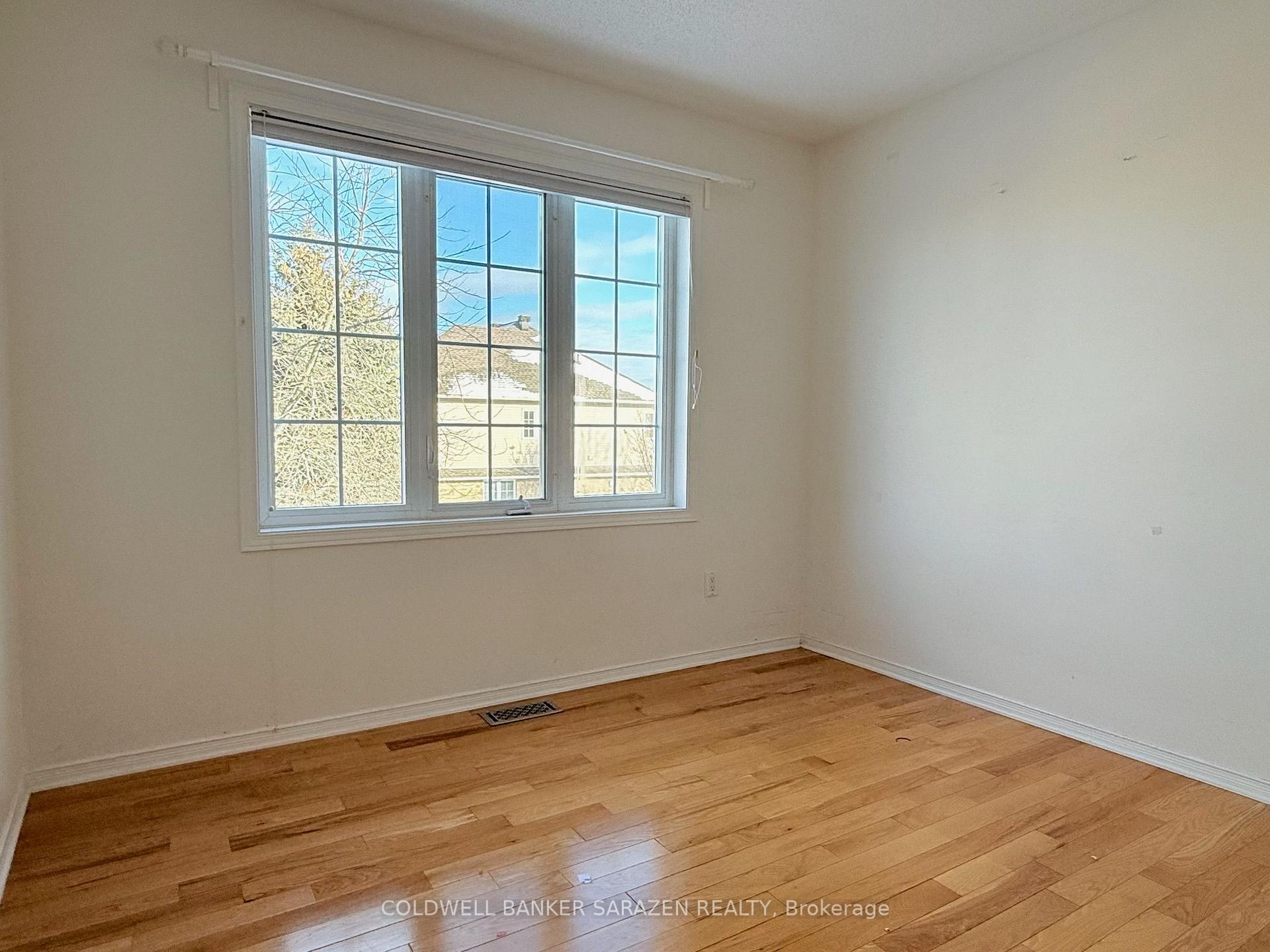 Photo 27 of 20 Whithorn Avenue, Ottawa, Kanata - Morgan's Grant/South March — HOMEH