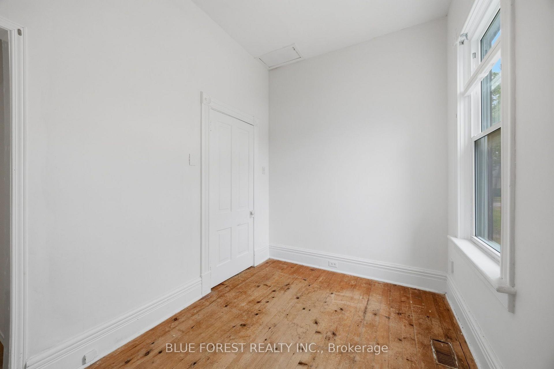 Photo 21 of 548 Elizabeth Street, London, East G — HOMEH