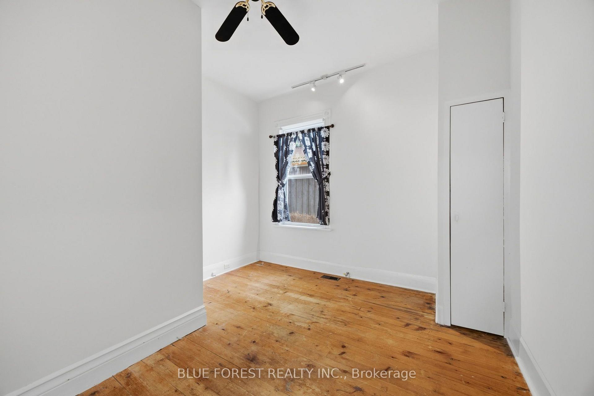 Photo 22 of 548 Elizabeth Street, London, East G — HOMEH