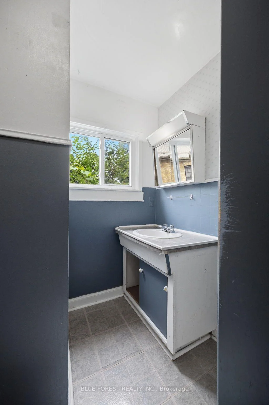 Photo 39 of 548 Elizabeth Street, London, East G — HOMEH