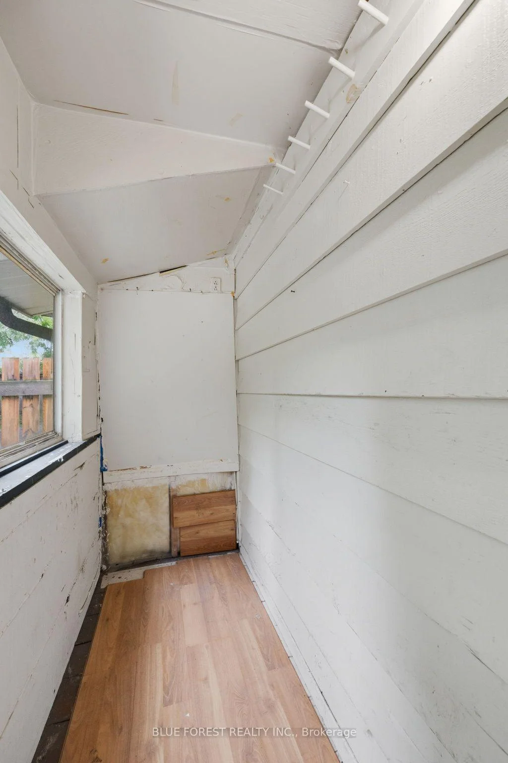 Photo 43 of 548 Elizabeth Street, London, East G — HOMEH