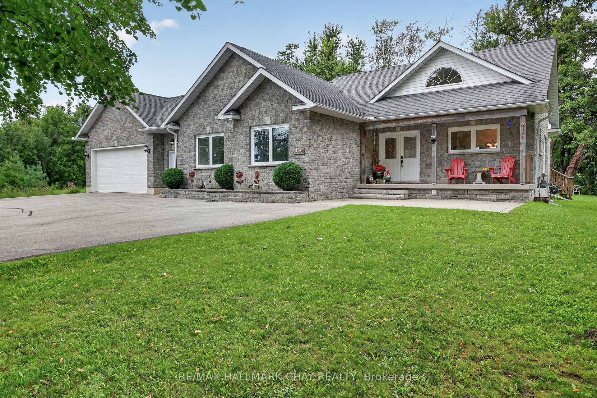 Front of 194 Moon Point Drive