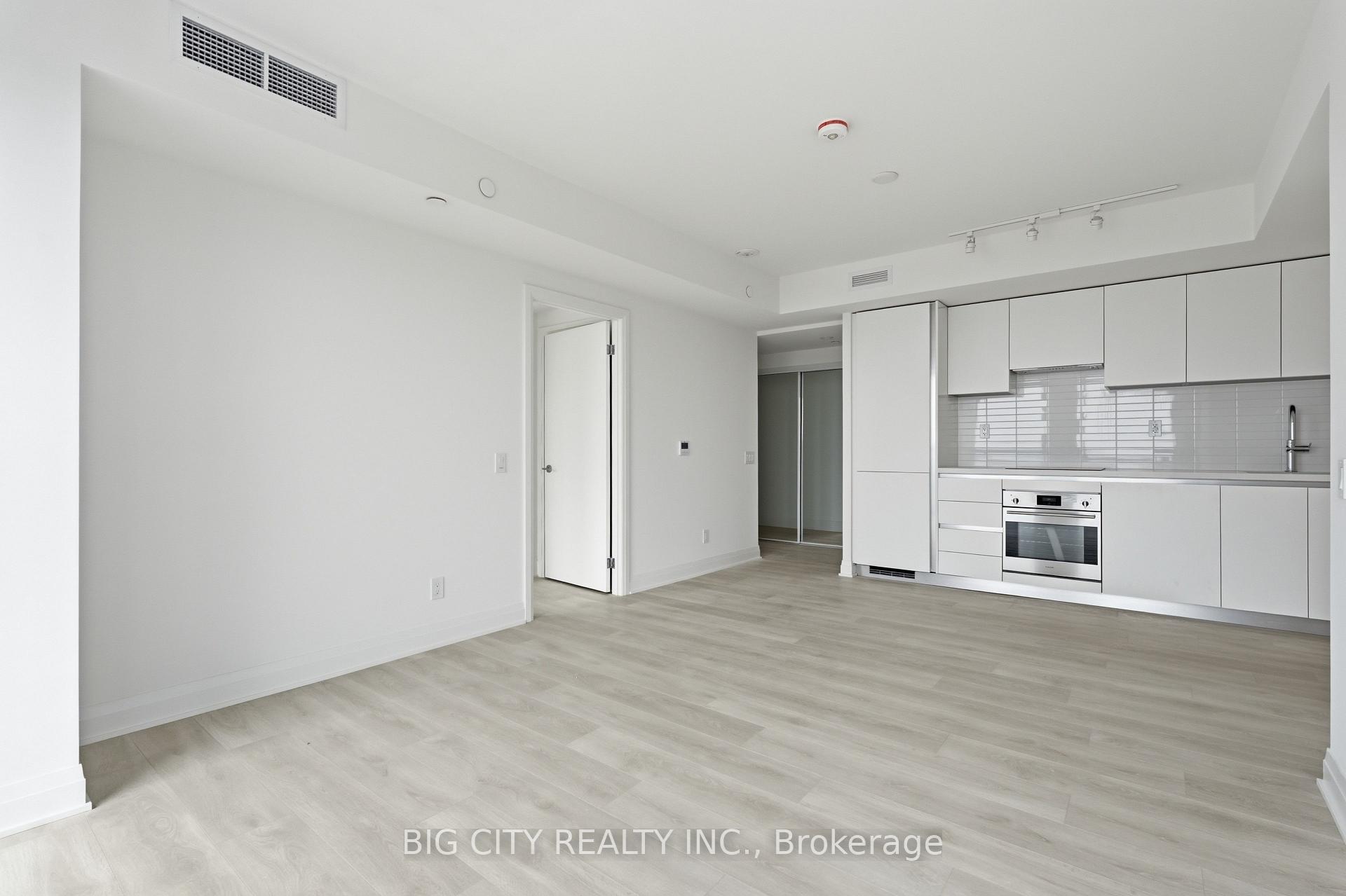 Photo 7 of Unit 1710, 25 Frederick Todd Way, Toronto, Leaside — HOMEH