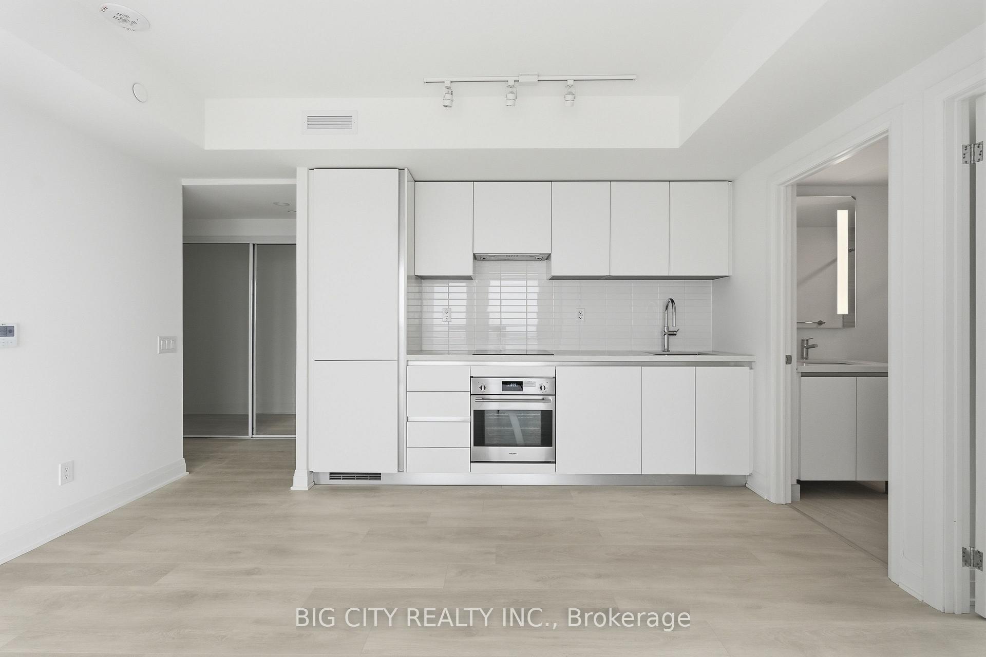 Photo 9 of Unit 1710, 25 Frederick Todd Way, Toronto, Leaside — HOMEH