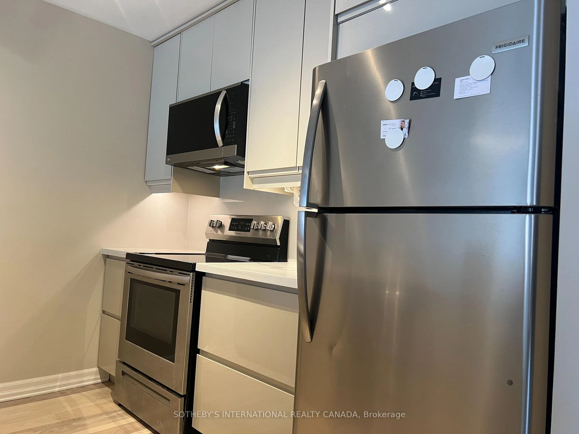 Photo 13 of Unit 301, 3069 Lakeshore Boulevard, Etobicoke, New Toronto — HOMEH