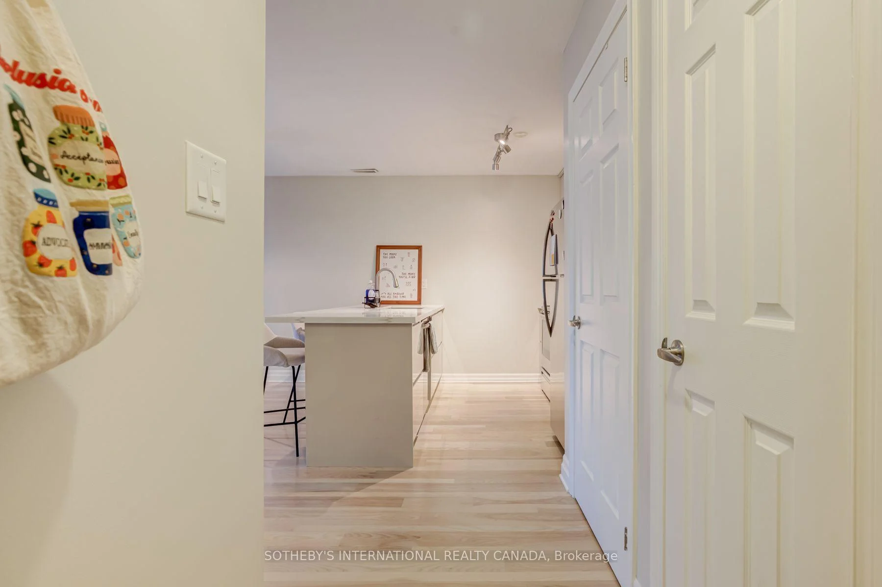 Photo 23 of Unit 301, 3069 Lakeshore Boulevard, Etobicoke, New Toronto — HOMEH