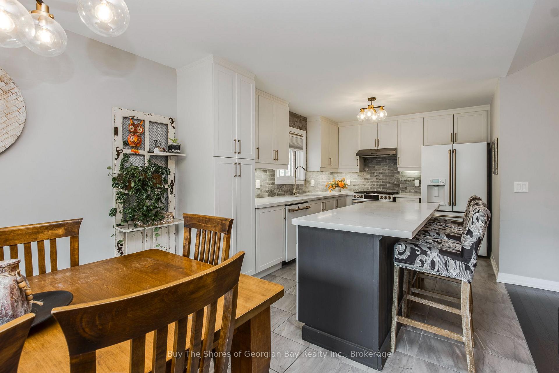 Photo 9 of 33 Beausoleil Drive, Penetanguishene — HOMEH