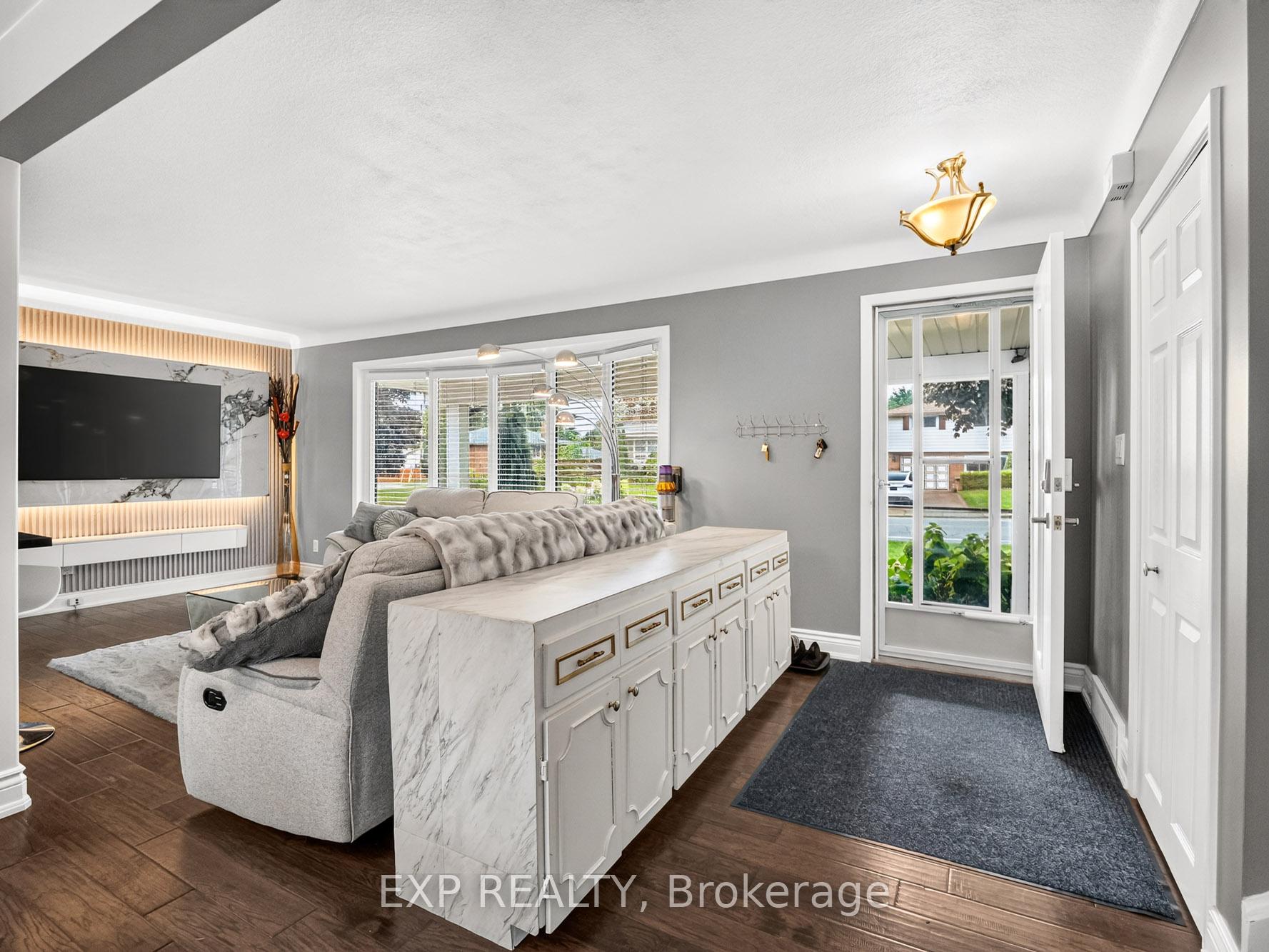 Photo 2 of 6450 Caledonia (Upper) Street, Niagara Falls, Arad/Fallsview — HOMEH