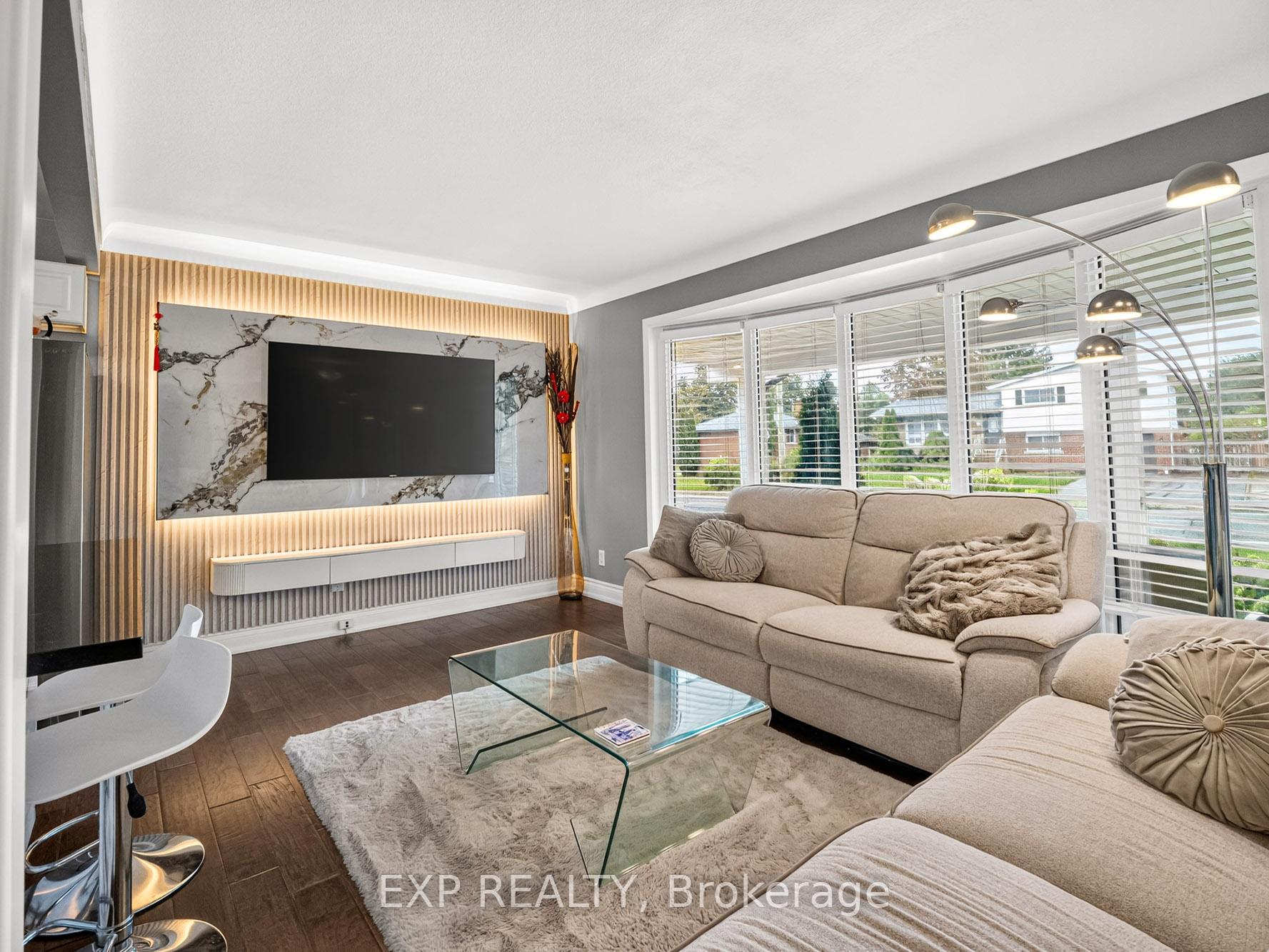 Photo 4 of 6450 Caledonia (Upper) Street, Niagara Falls, Arad/Fallsview — HOMEH