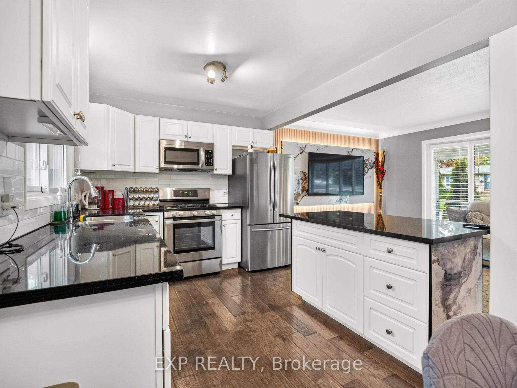 Photo 8 of 6450 Caledonia (Upper) Street, Niagara Falls, Arad/Fallsview — HOMEH
