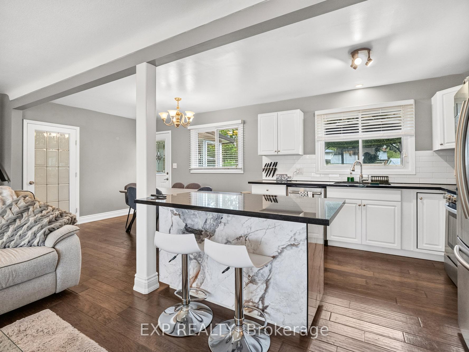 Photo 10 of 6450 Caledonia (Upper) Street, Niagara Falls, Arad/Fallsview — HOMEH