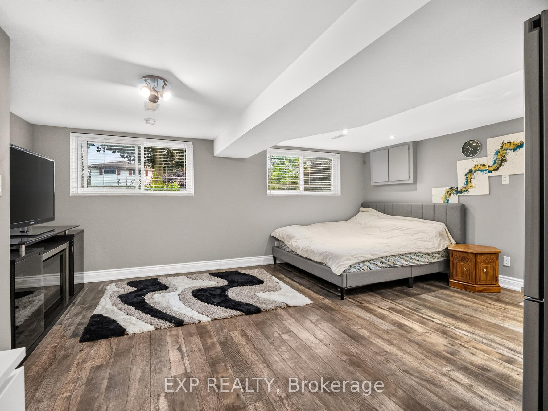 Photo 3 of 6450 Caledonia (Lower) Street, Niagara Falls, Arad/Fallsview — HOMEH