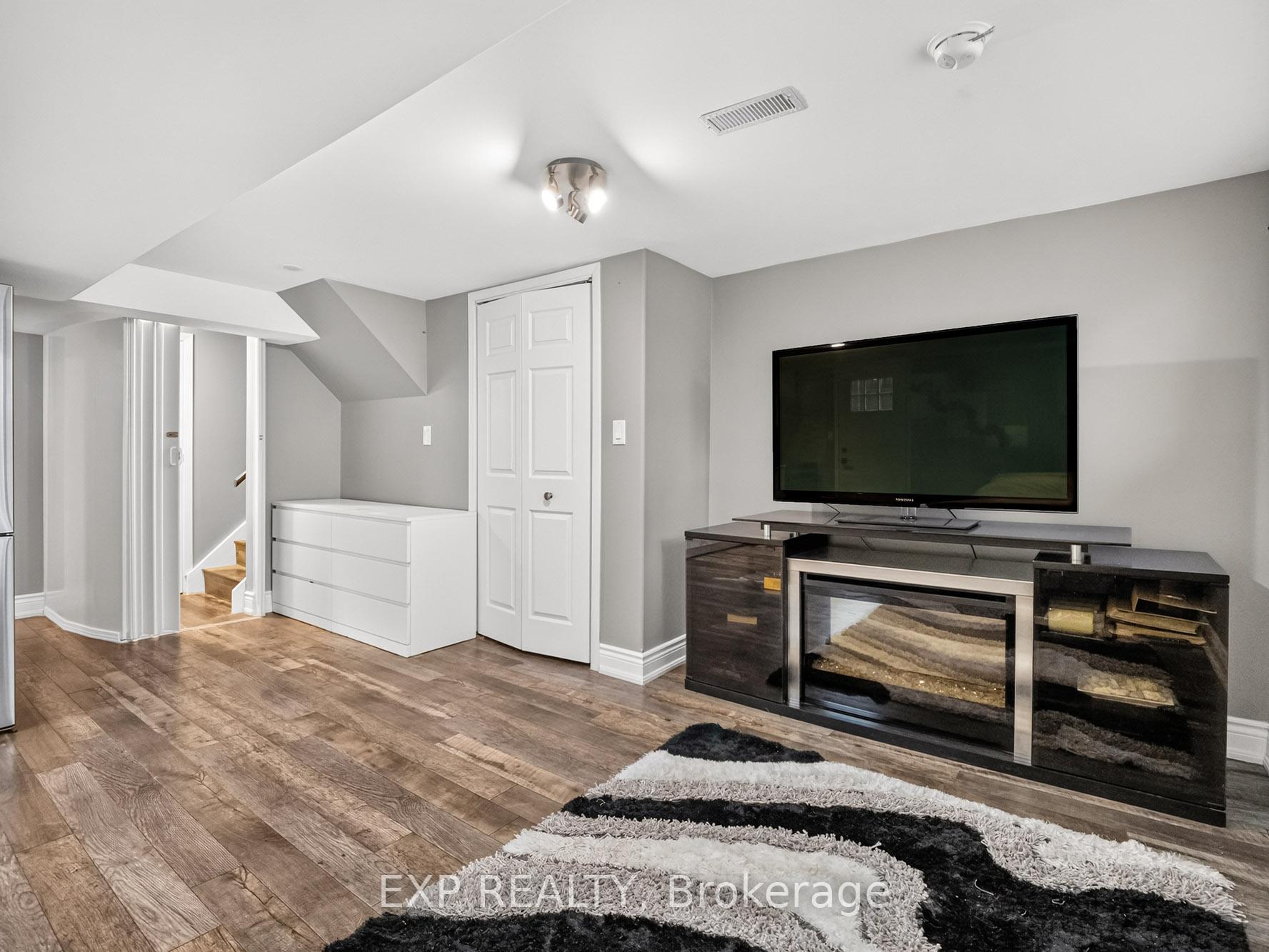 Photo 4 of 6450 Caledonia (Lower) Street, Niagara Falls, Arad/Fallsview — HOMEH
