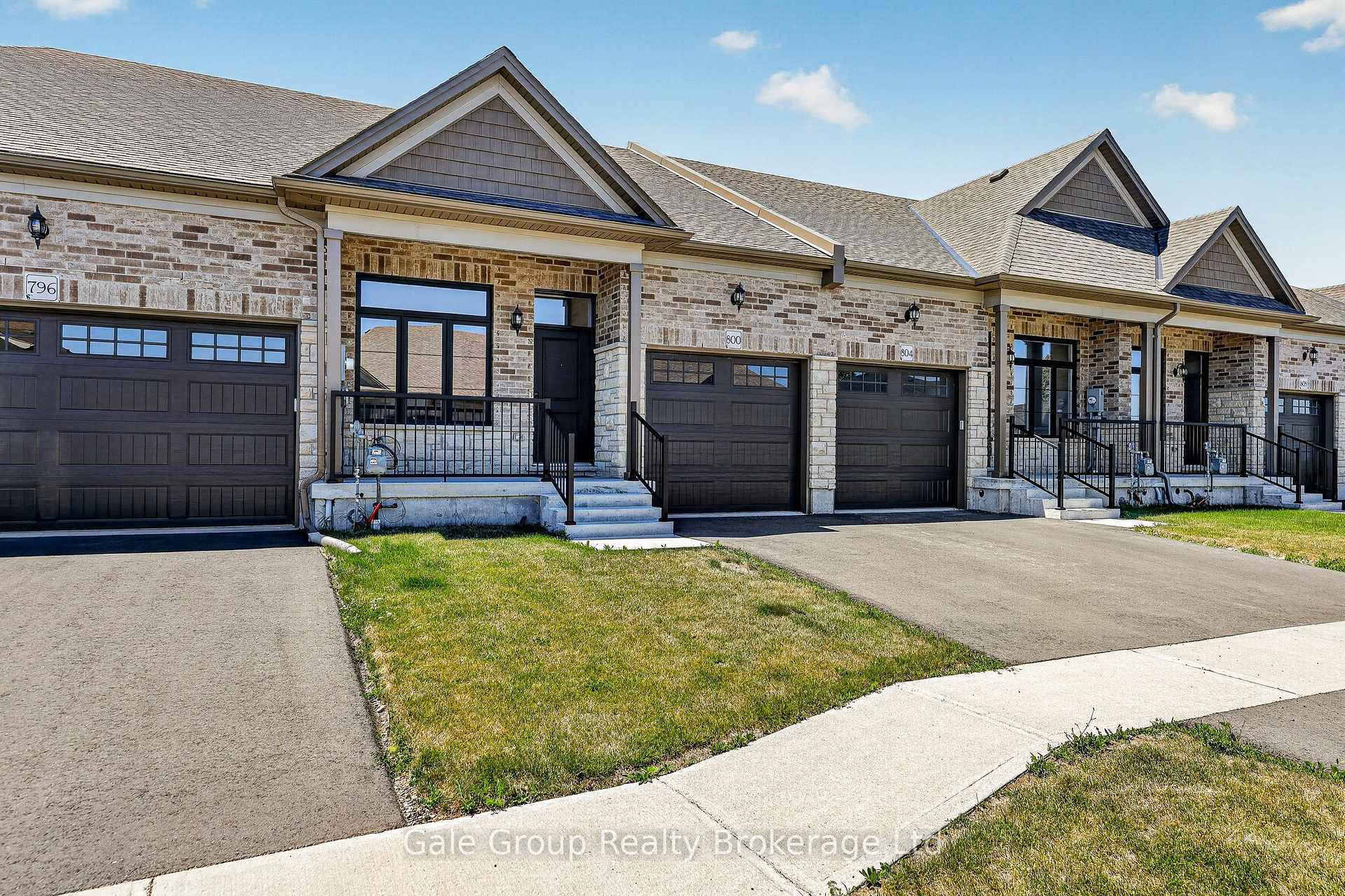 Photo of 808 Garden Court Crescent