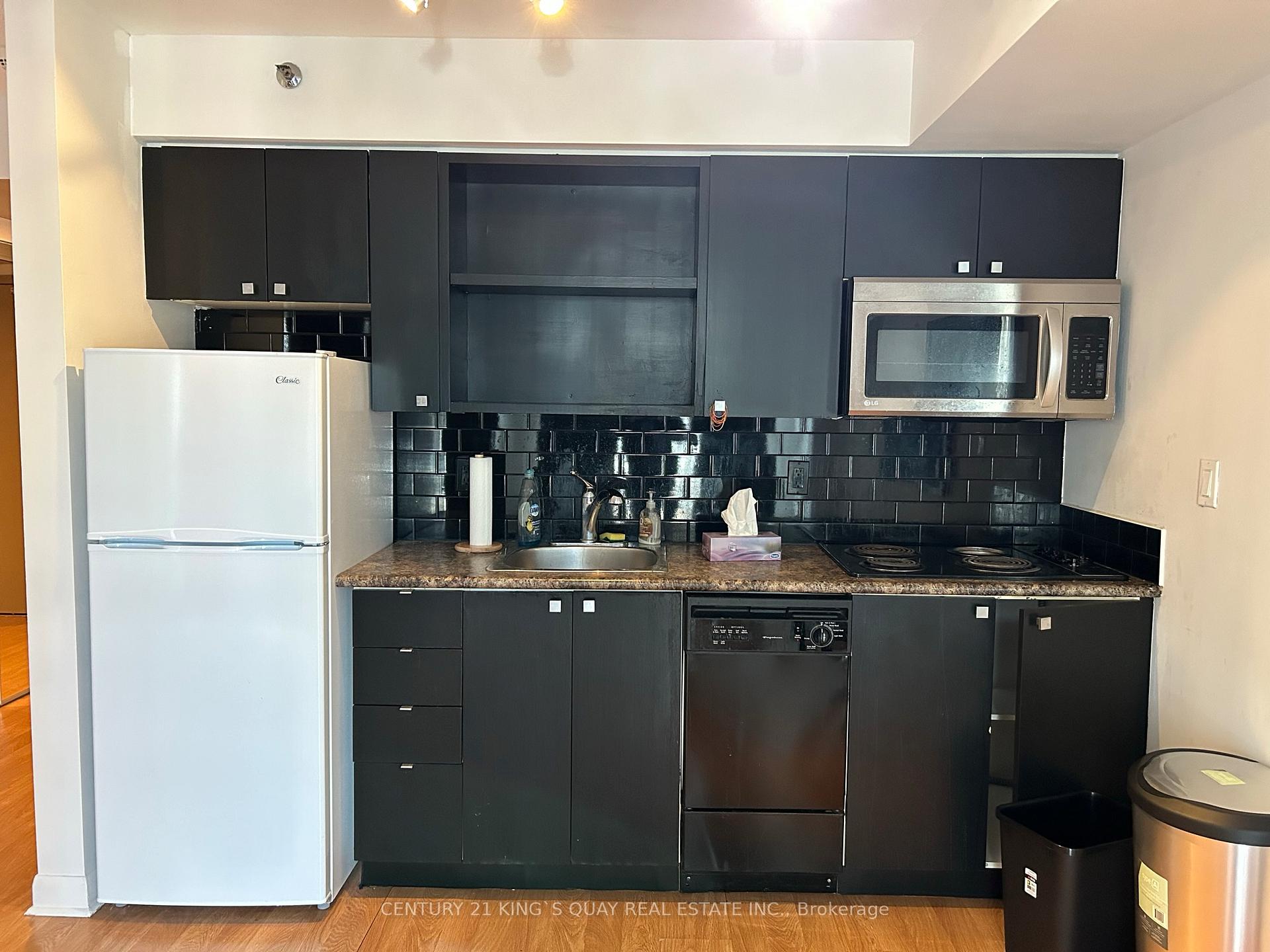 Photo 9 of Unit 1002, 200 Victoria Street, Toronto, Church-Yonge Corridor — HOMEH