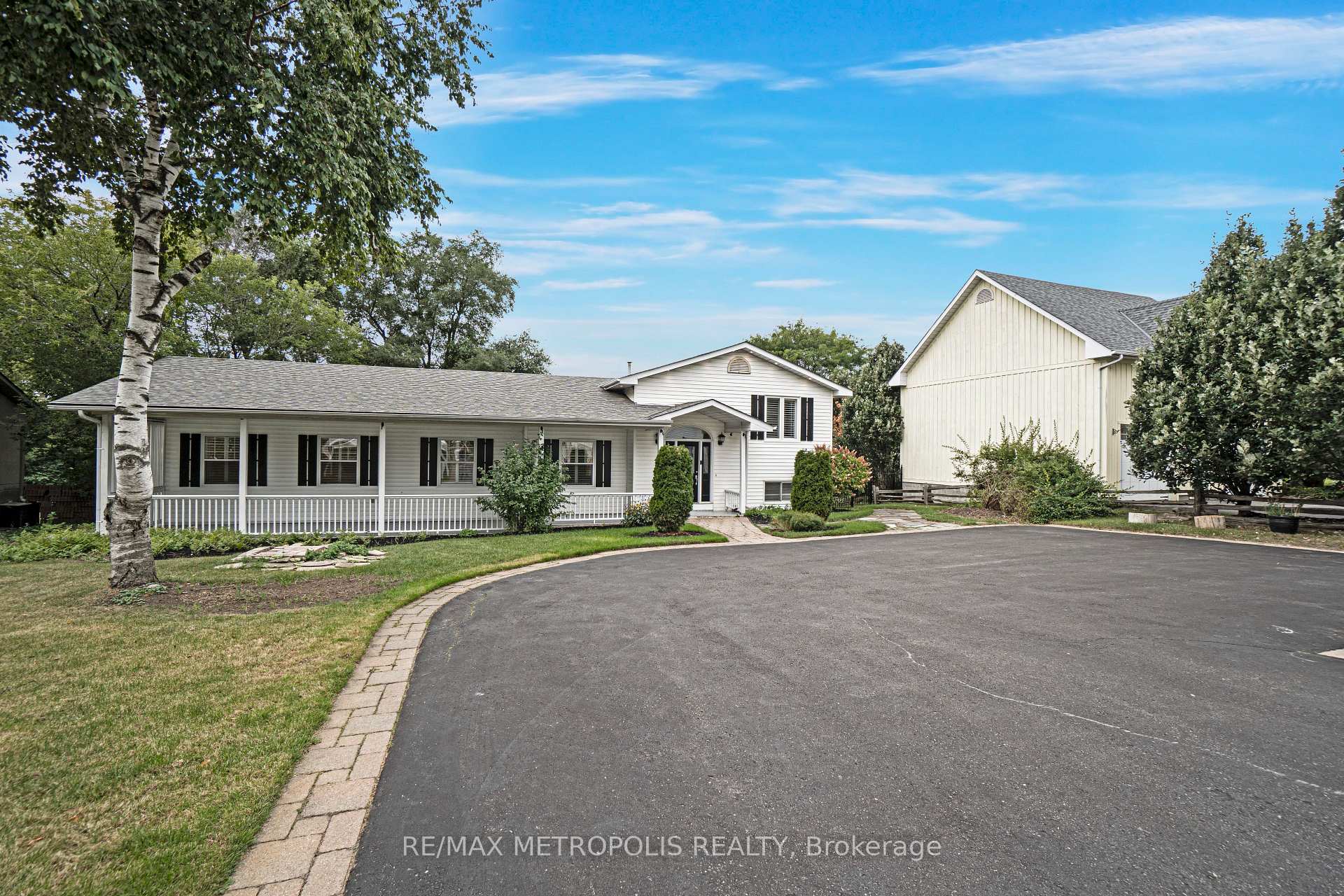Photo 4 of 1872 Appleview Road, Pickering, Dunbarton — HOMEH