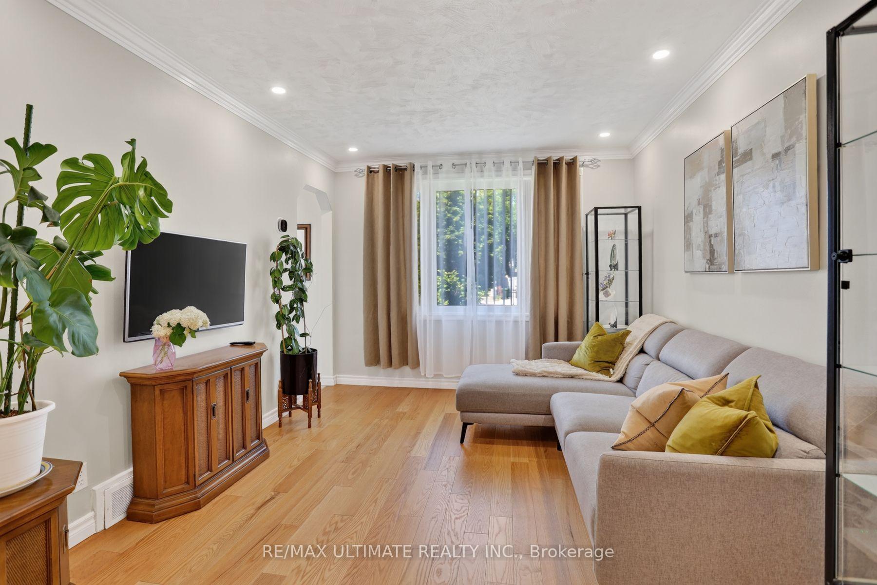 Photo 9 of 11 Midholm Drive, Scarborough, Ionview — HOMEH