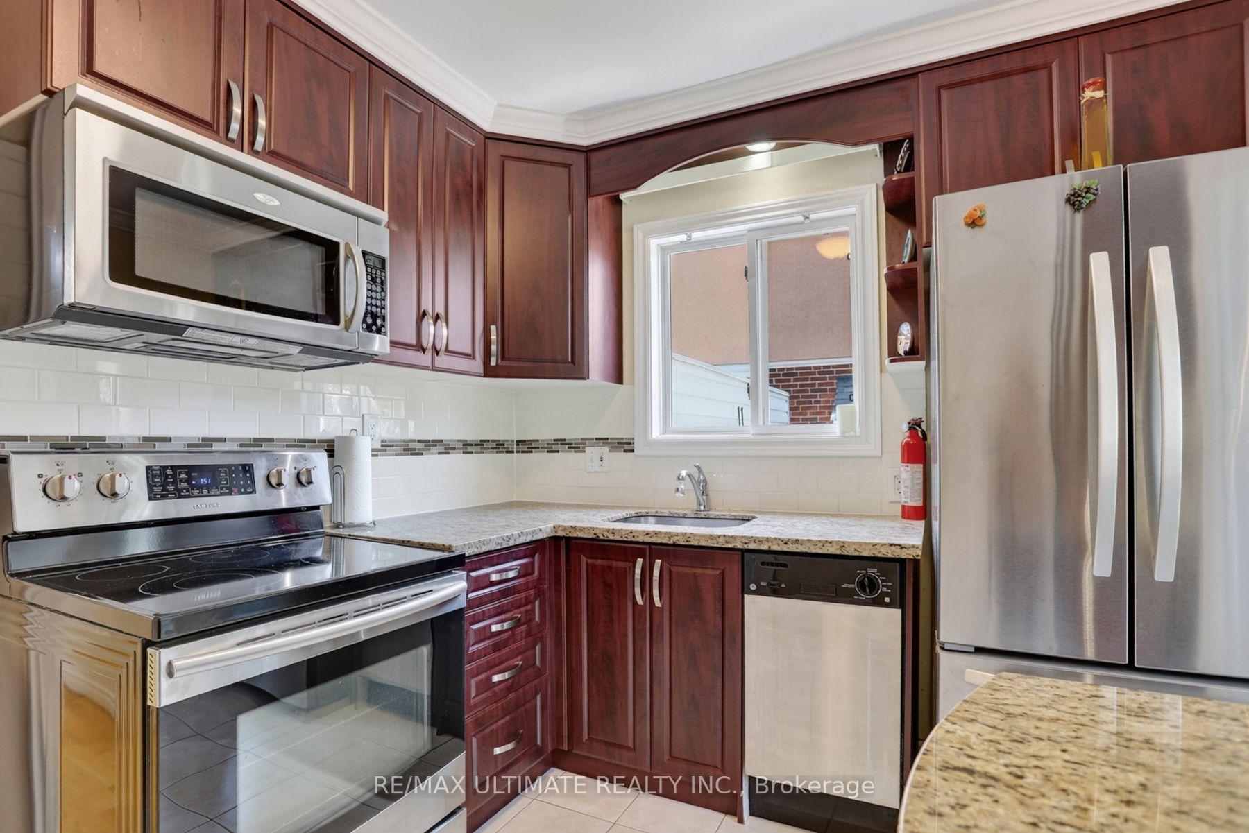 Photo 18 of 11 Midholm Drive, Scarborough, Ionview — HOMEH