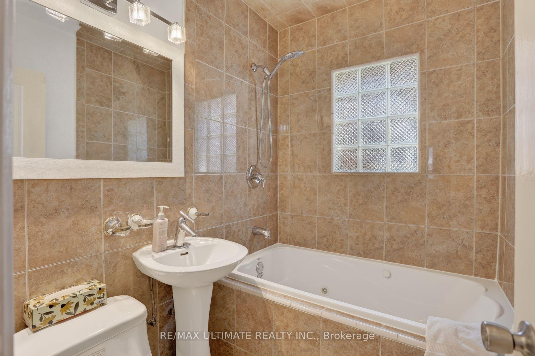 Photo 29 of 11 Midholm Drive, Scarborough, Ionview — HOMEH