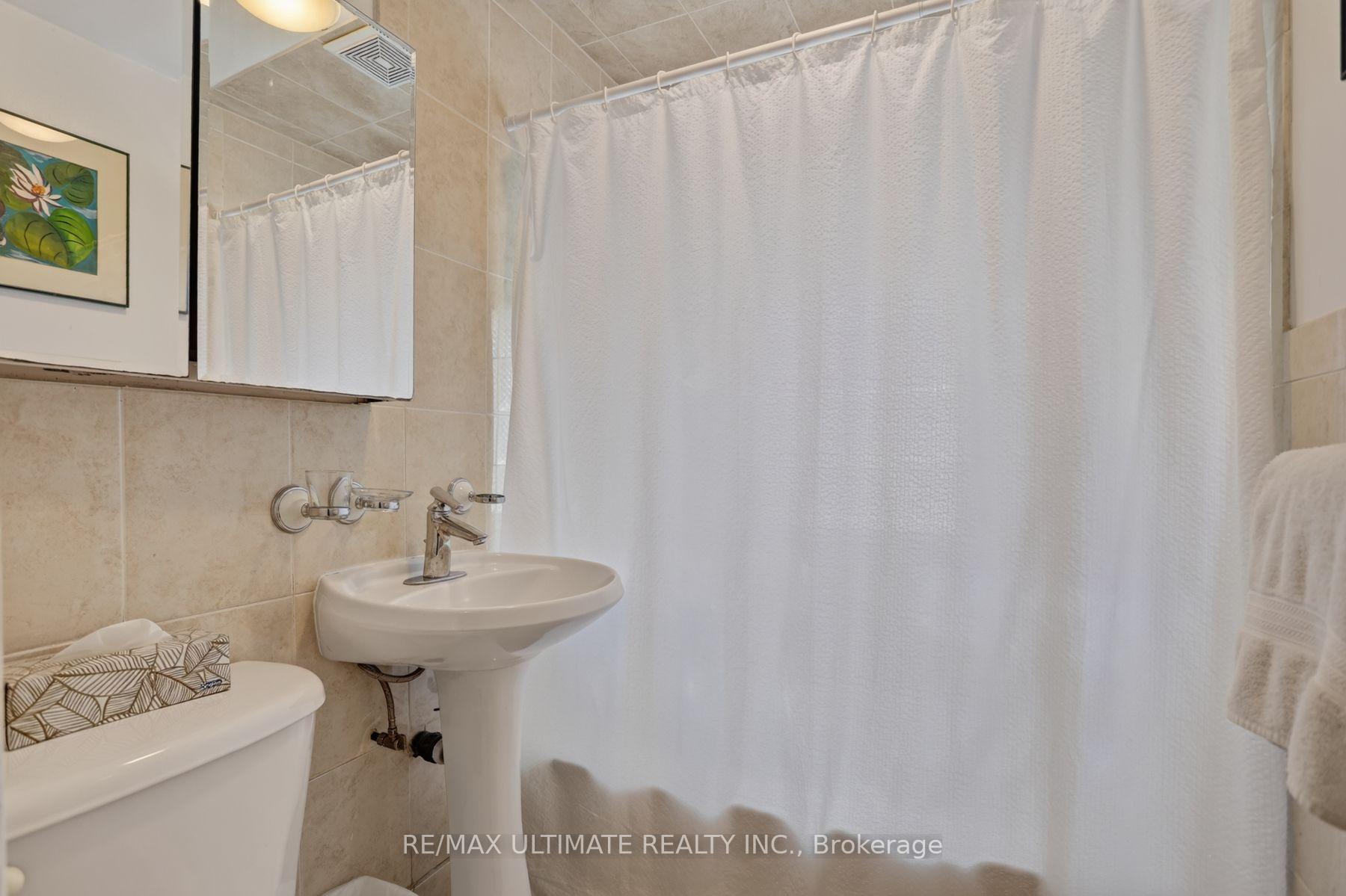 Photo 35 of 11 Midholm Drive, Scarborough, Ionview — HOMEH