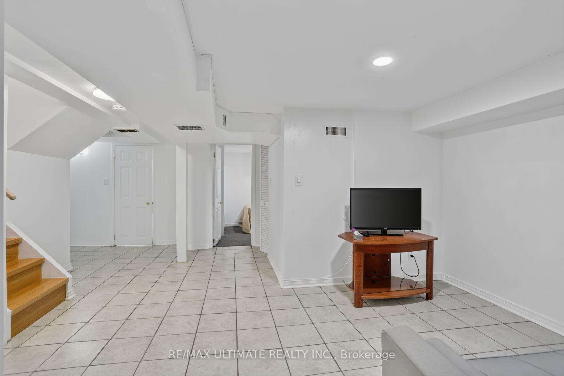 Photo 46 of 11 Midholm Drive, Scarborough, Ionview — HOMEH