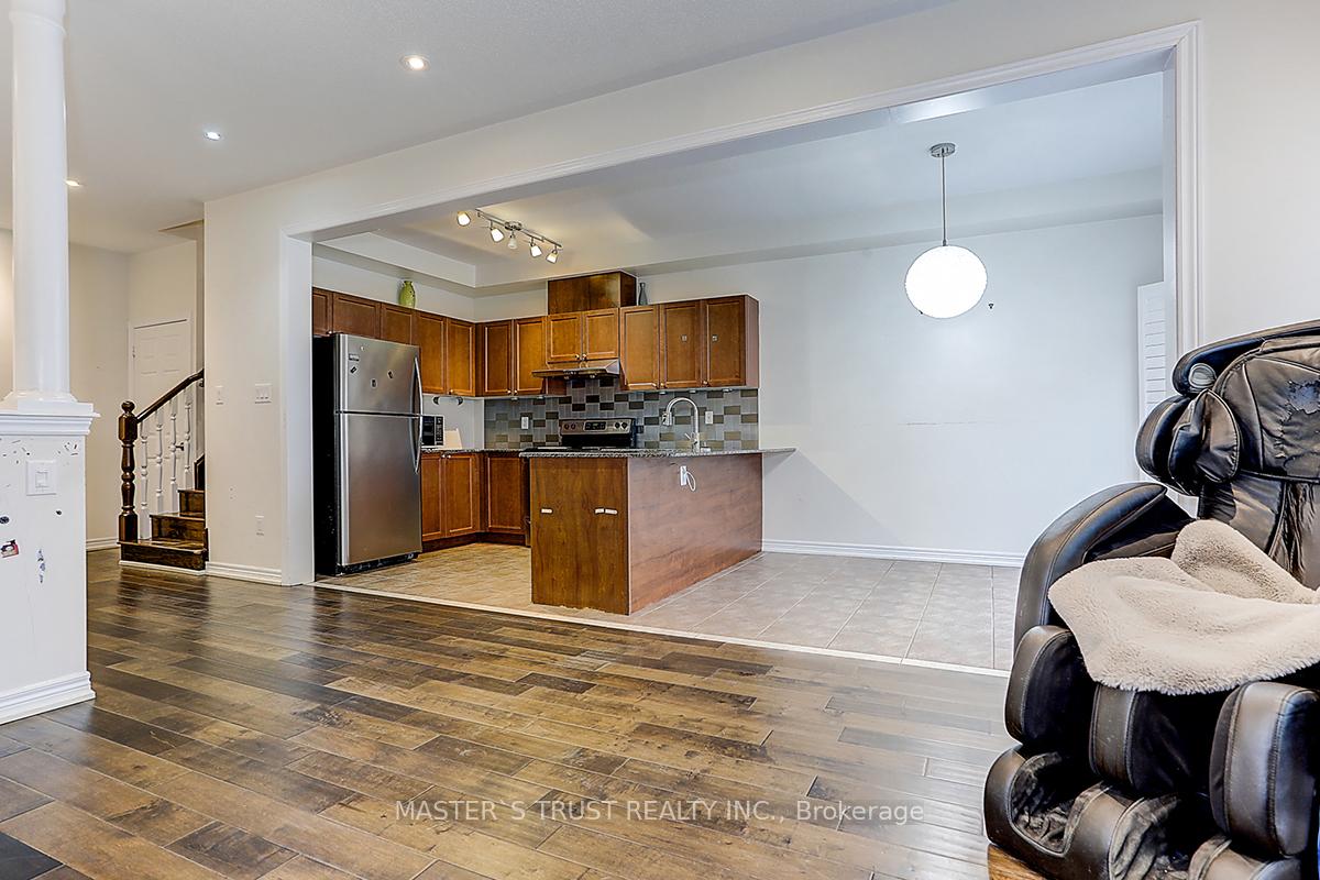 Photo 10 of 12 Glenbar Gardens, Markham, Village Green-South Unionville — HOMEH