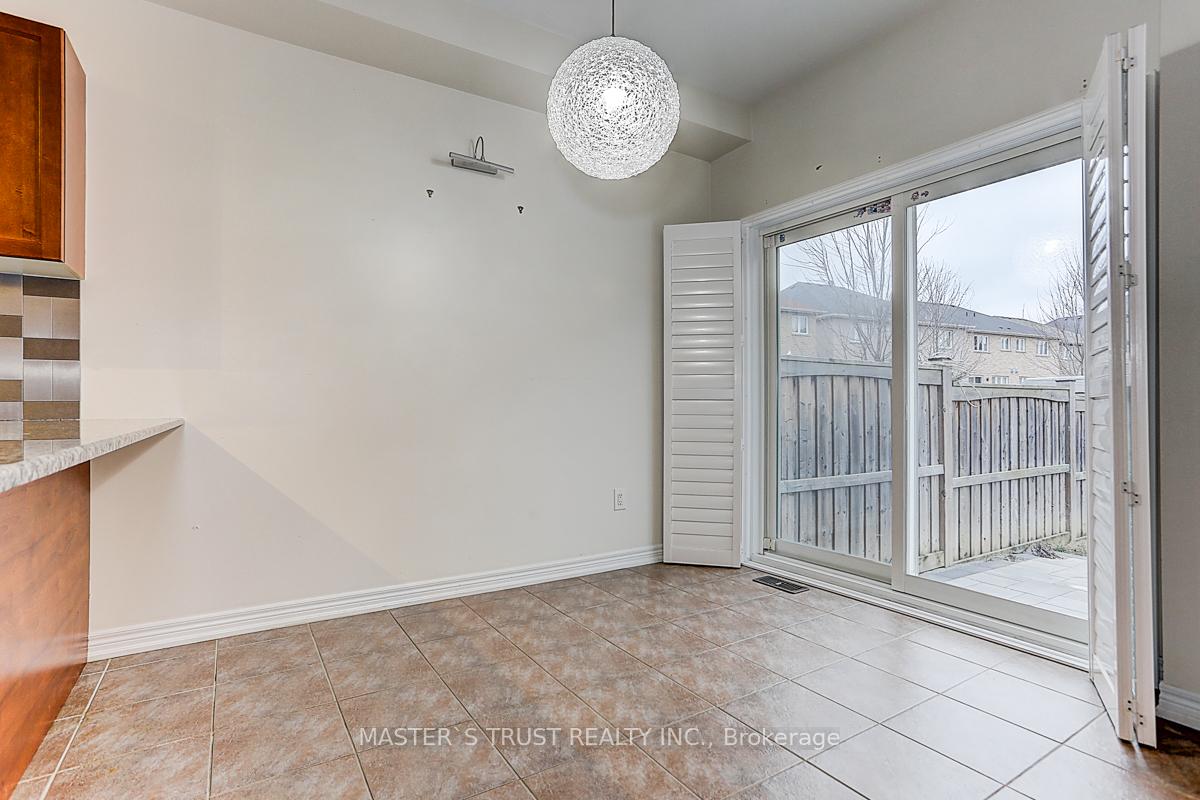 Photo 11 of 12 Glenbar Gardens, Markham, Village Green-South Unionville — HOMEH