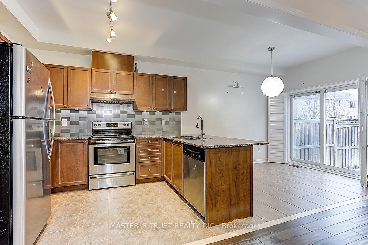 Photo 13 of 12 Glenbar Gardens, Markham, Village Green-South Unionville — HOMEH