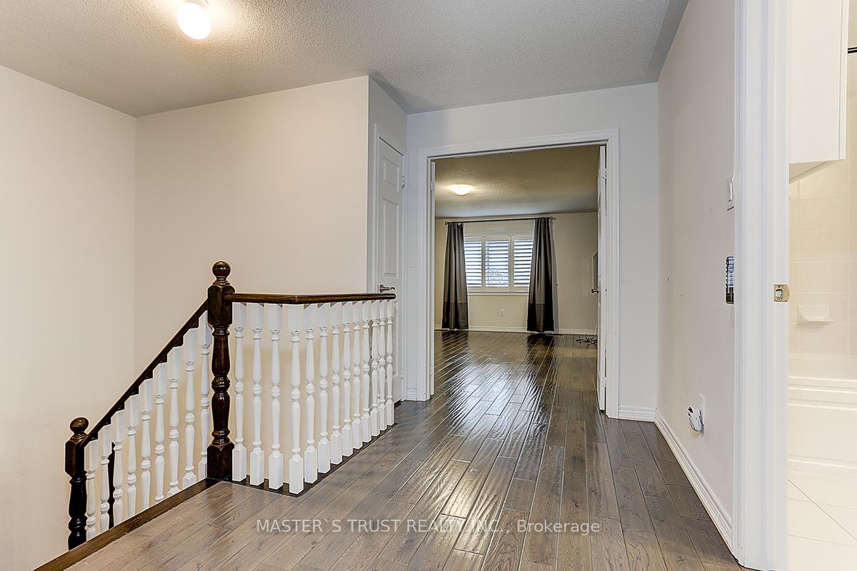 Photo 15 of 12 Glenbar Gardens, Markham, Village Green-South Unionville — HOMEH