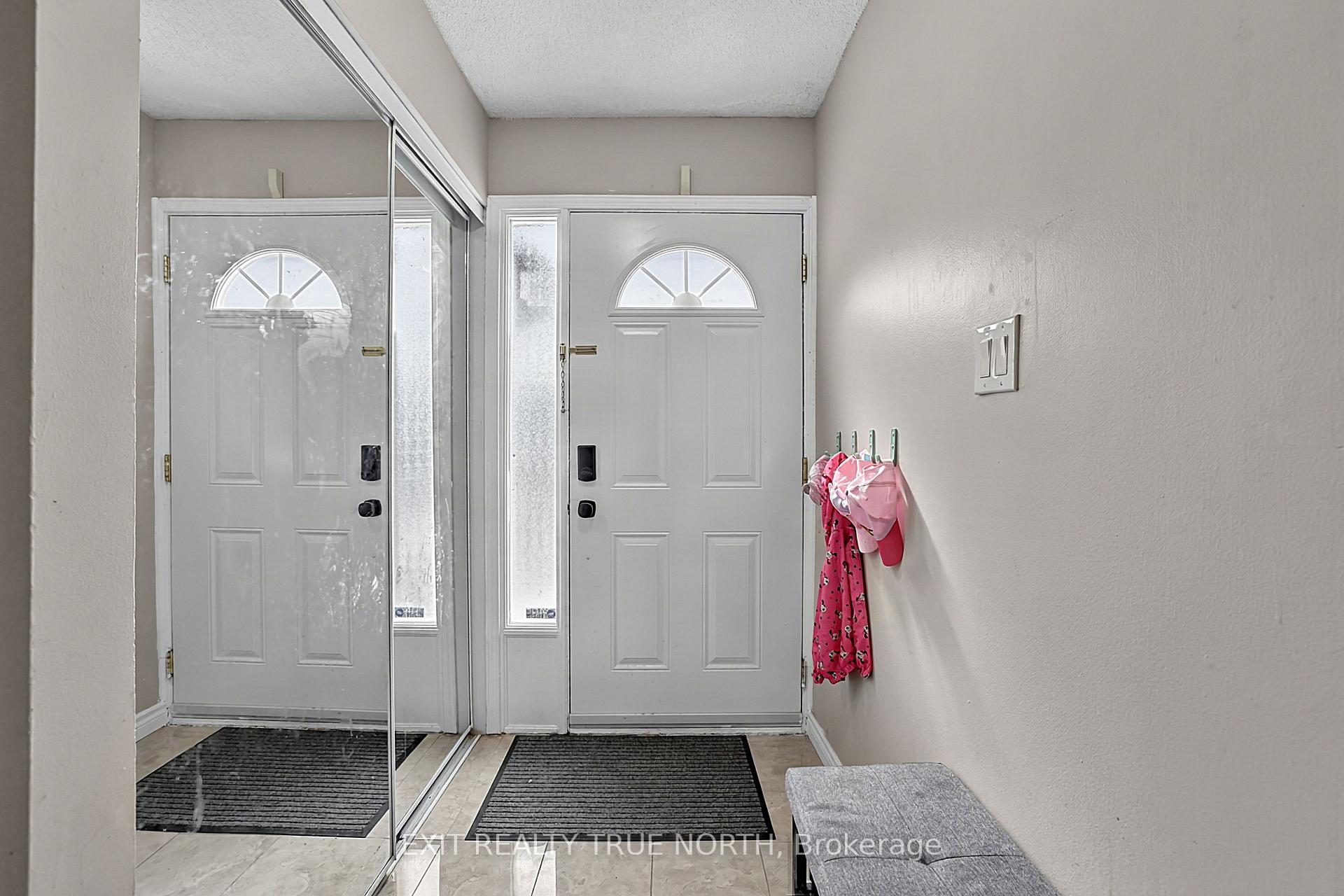 Photo 5 of 73 Collins Crescent, Brampton, Brampton North — HOMEH