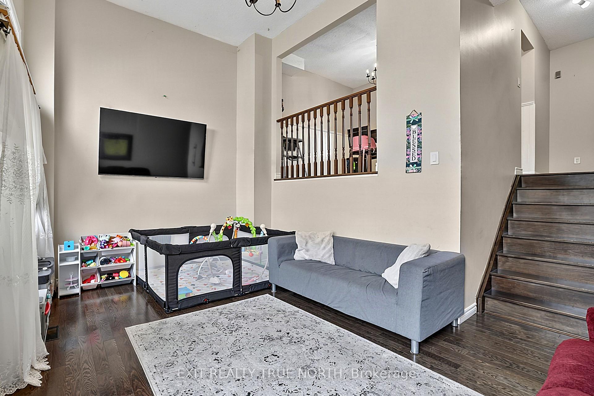 Photo 7 of 73 Collins Crescent, Brampton, Brampton North — HOMEH