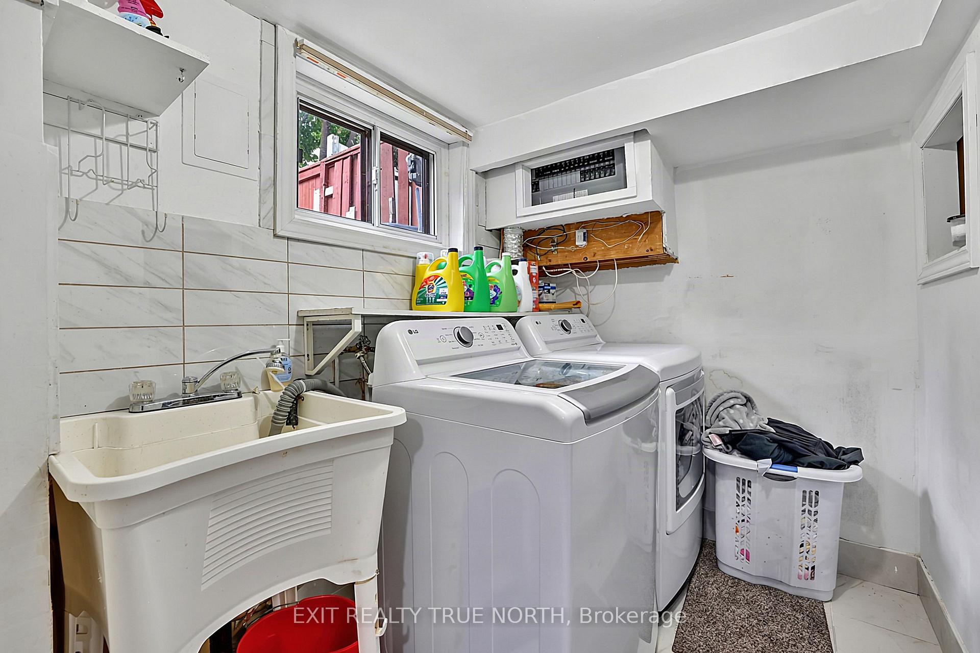 Photo 33 of 73 Collins Crescent, Brampton, Brampton North — HOMEH