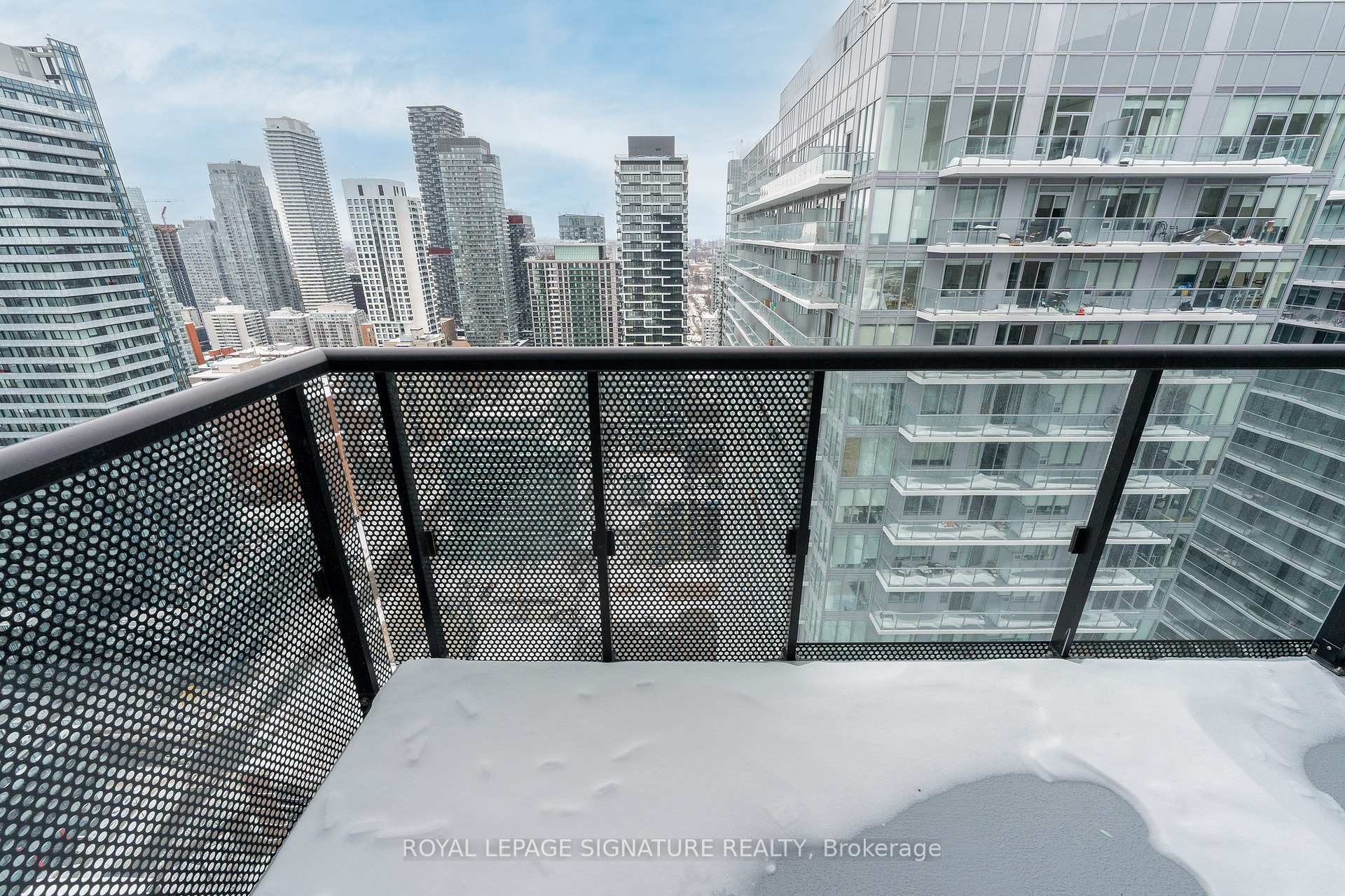 Photo 18 of Unit 3503, 127 Broadway Avenue, Toronto, Mount Pleasant West — HOMEH