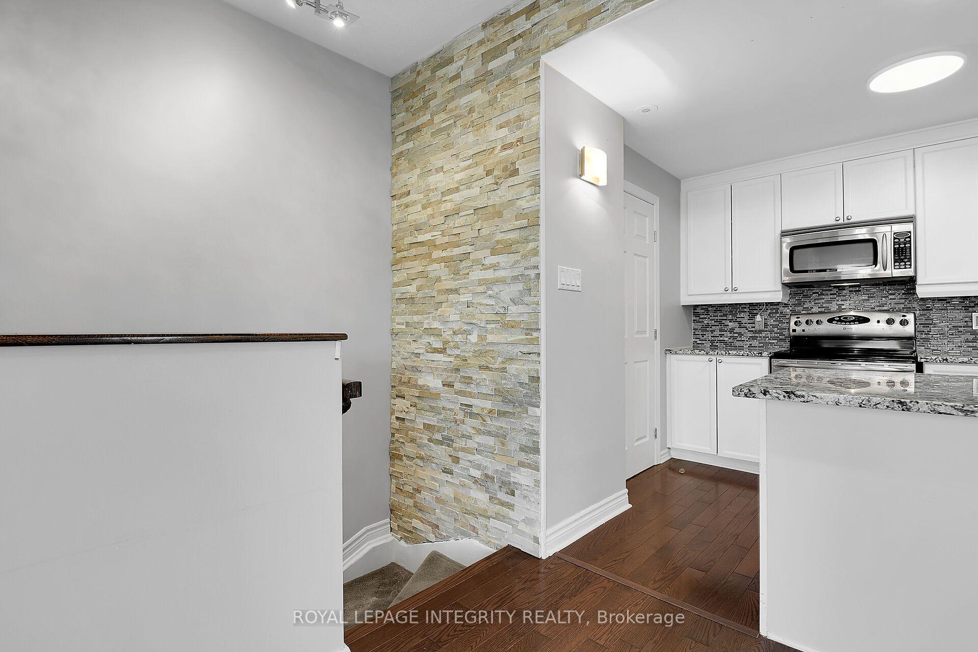 Photo 8 of Unit J, 221 Crestway Drive, Ottawa, Barrhaven East — HOMEH