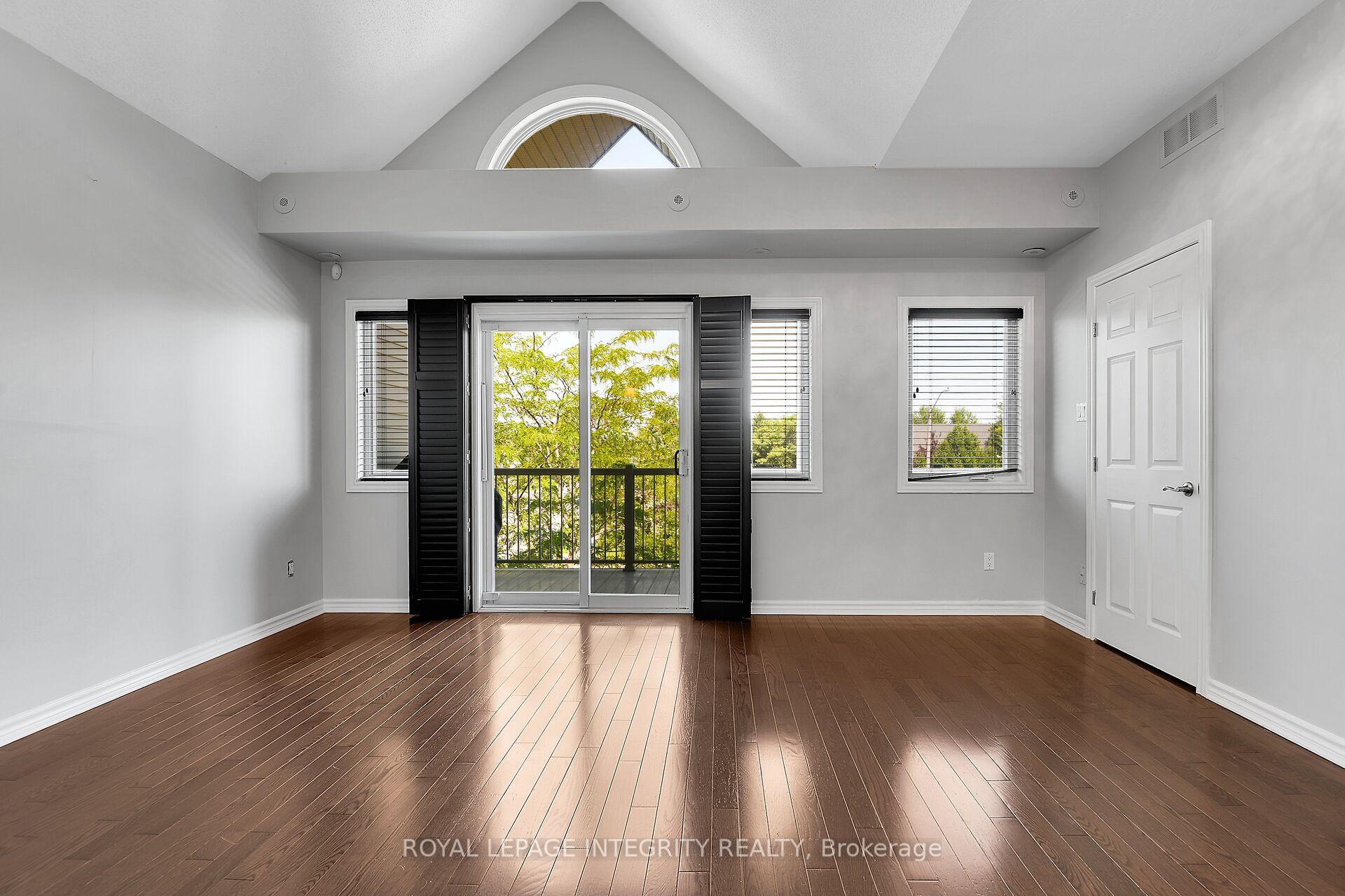 Photo 9 of Unit J, 221 Crestway Drive, Ottawa, Barrhaven East — HOMEH