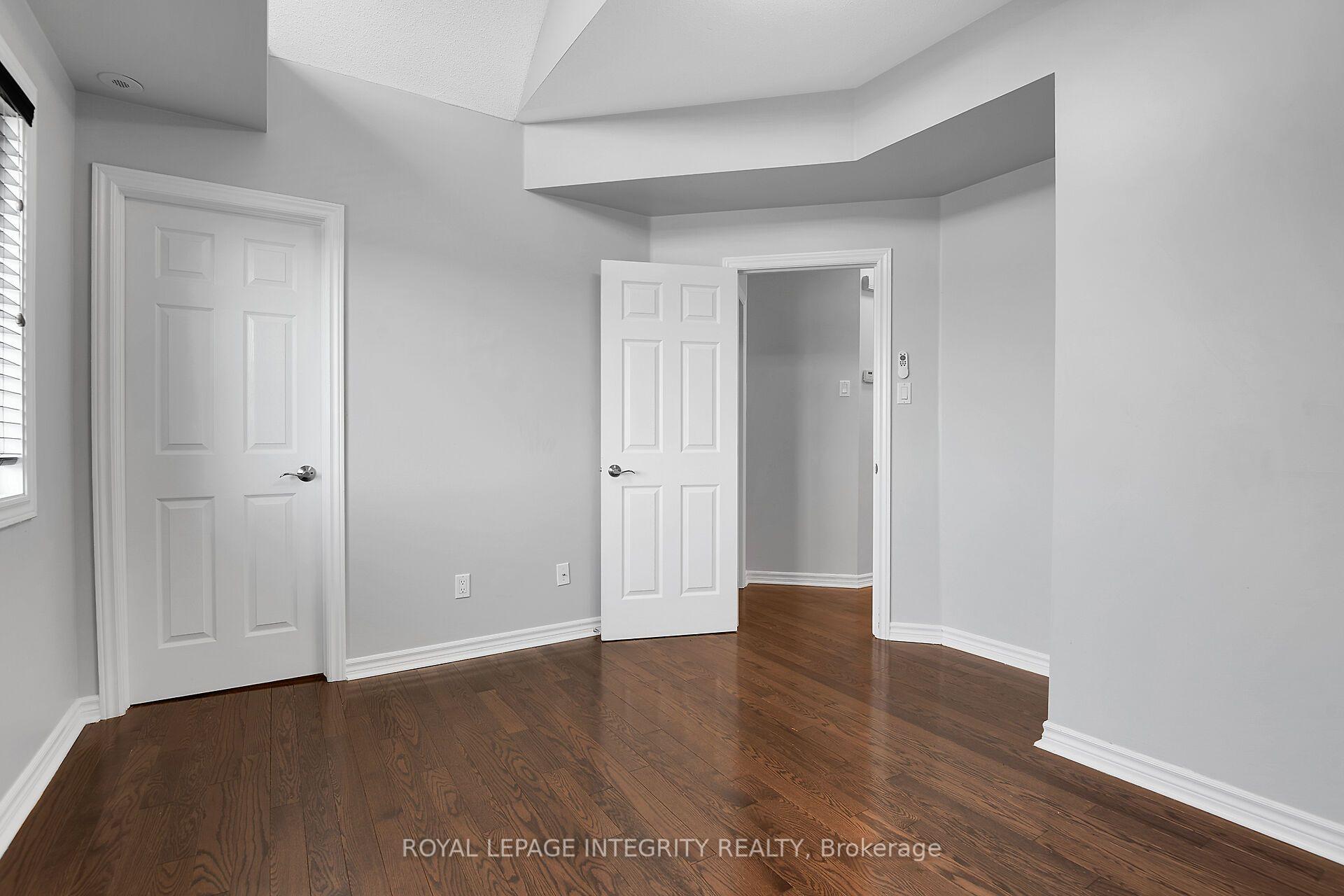 Photo 26 of Unit J, 221 Crestway Drive, Ottawa, Barrhaven East — HOMEH