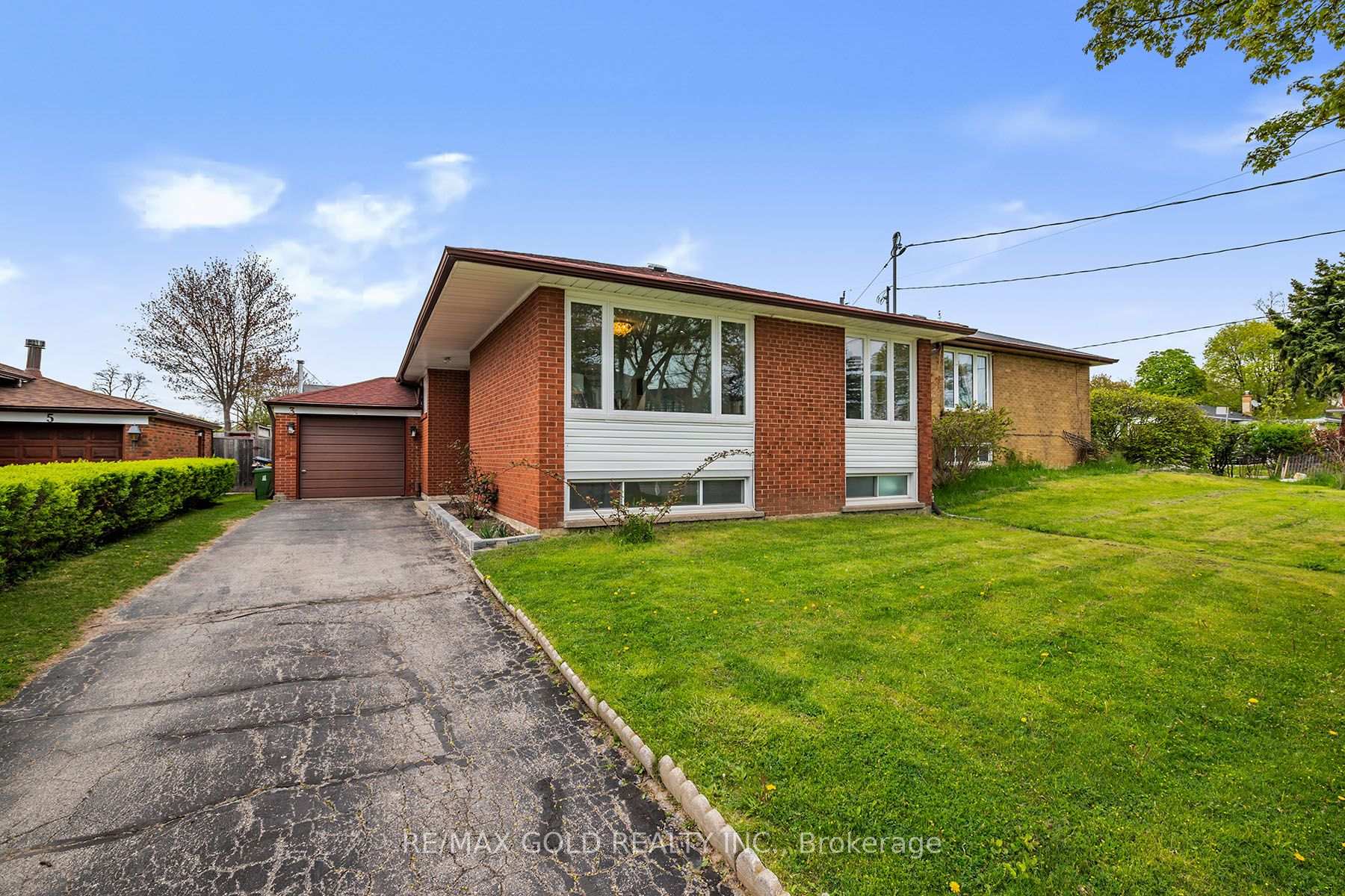 Front of 3 Willamere Drive