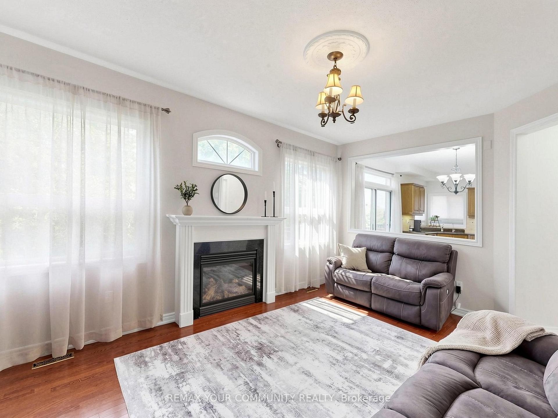 Photo 10 of 267 Bilbrough Street, Aurora, Bayview Northeast — HOMEH