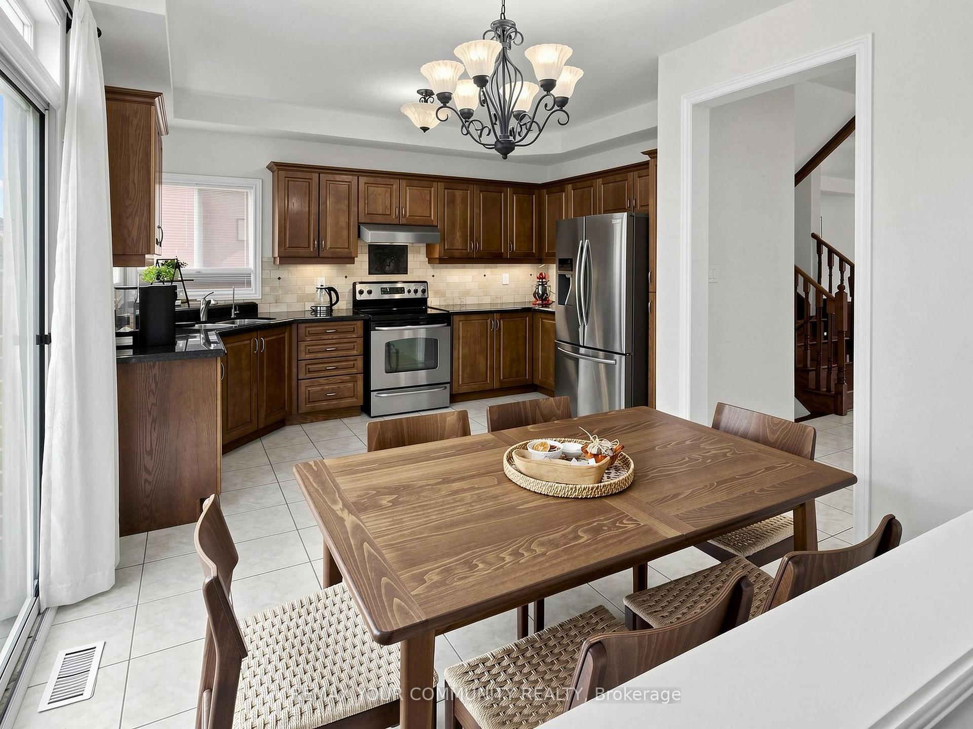 Photo 18 of 267 Bilbrough Street, Aurora, Bayview Northeast — HOMEH