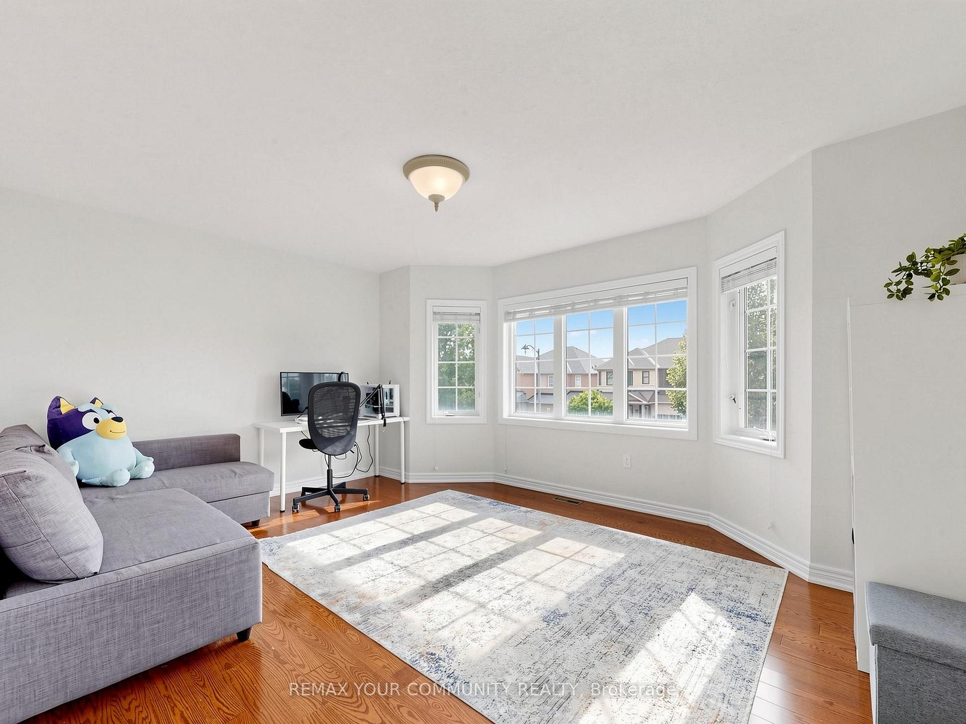 Photo 32 of 267 Bilbrough Street, Aurora, Bayview Northeast — HOMEH