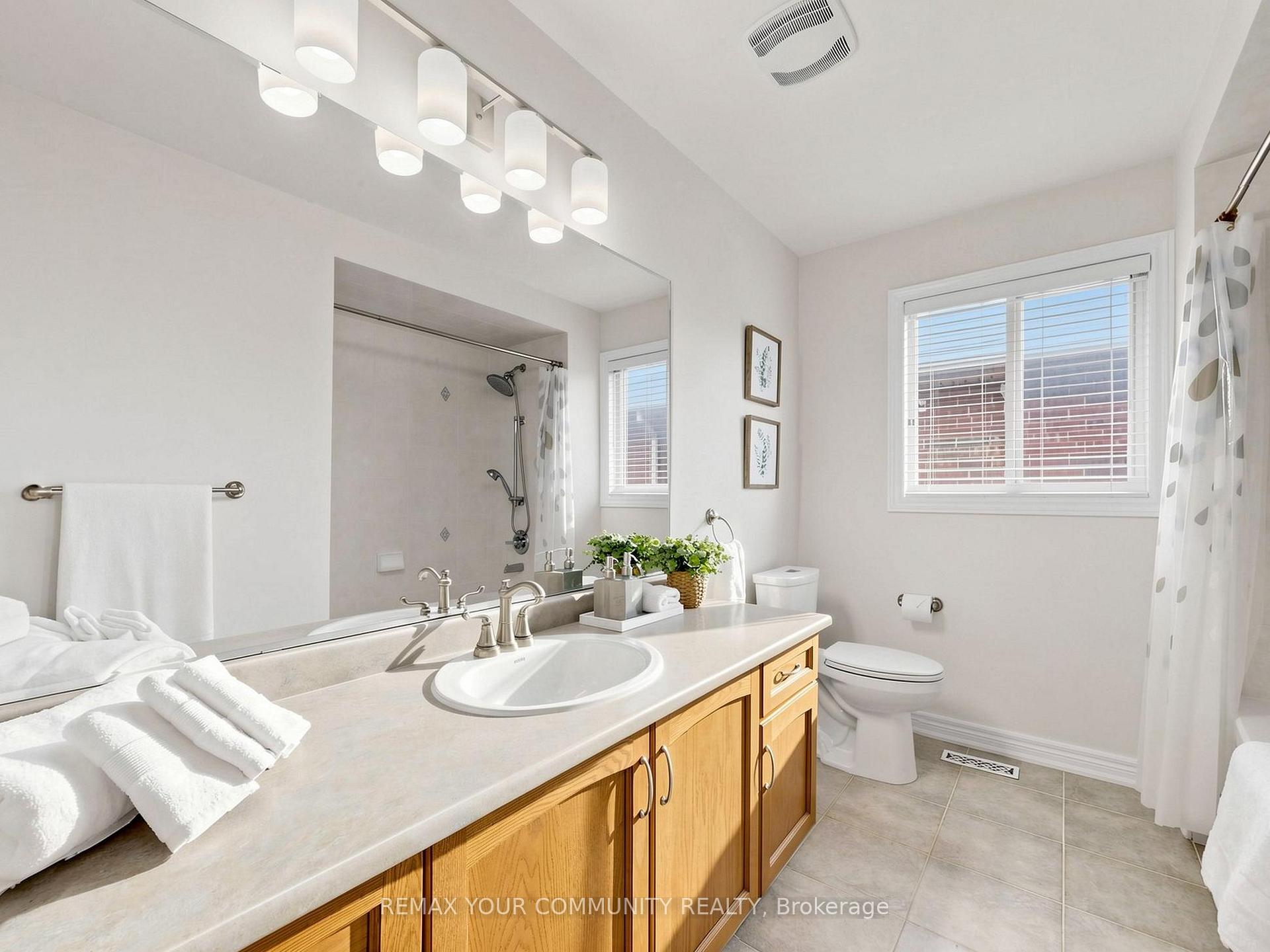 Photo 35 of 267 Bilbrough Street, Aurora, Bayview Northeast — HOMEH