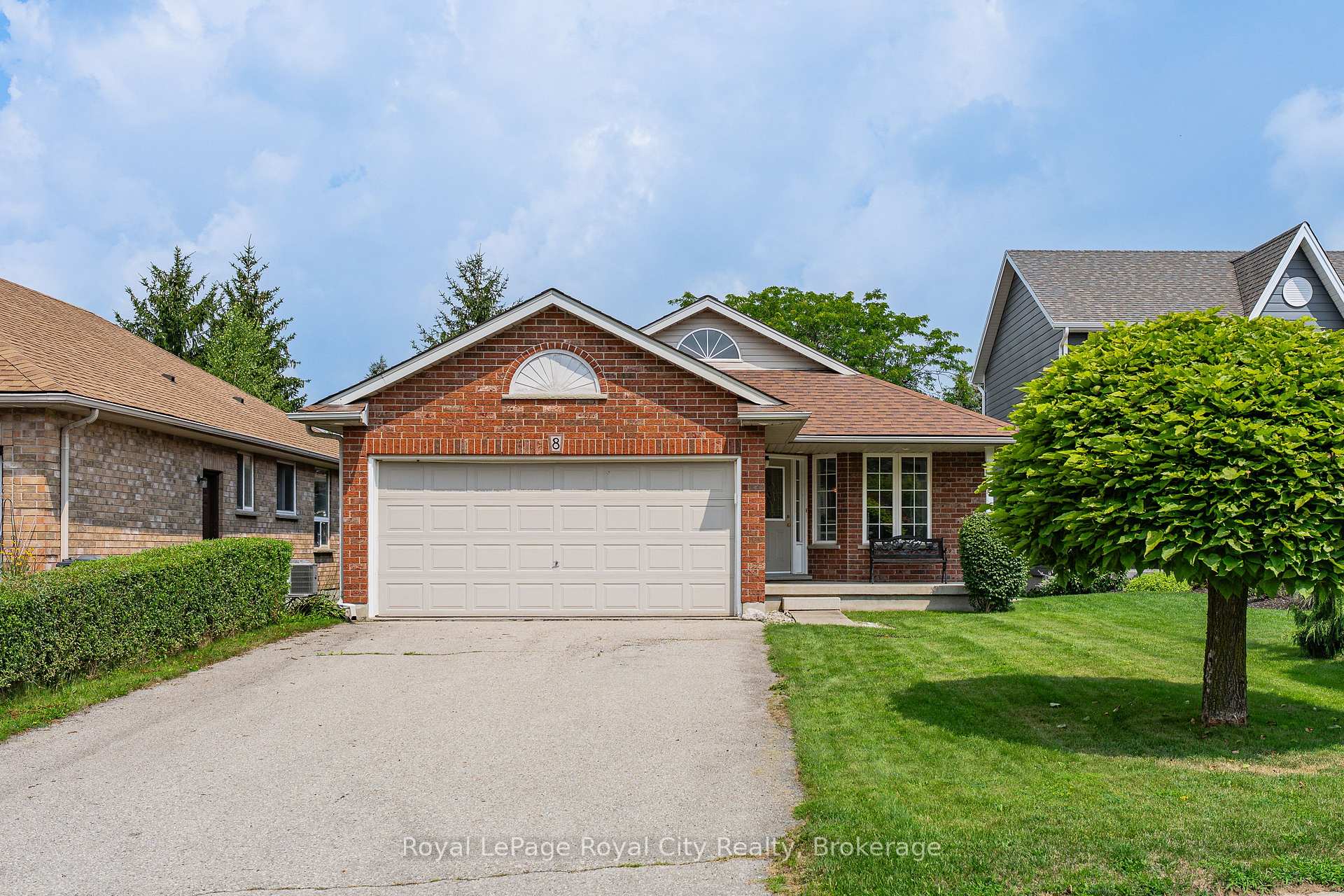 Photo 1 of 8 Whitetail Court, Guelph, Kortright East — HOMEH